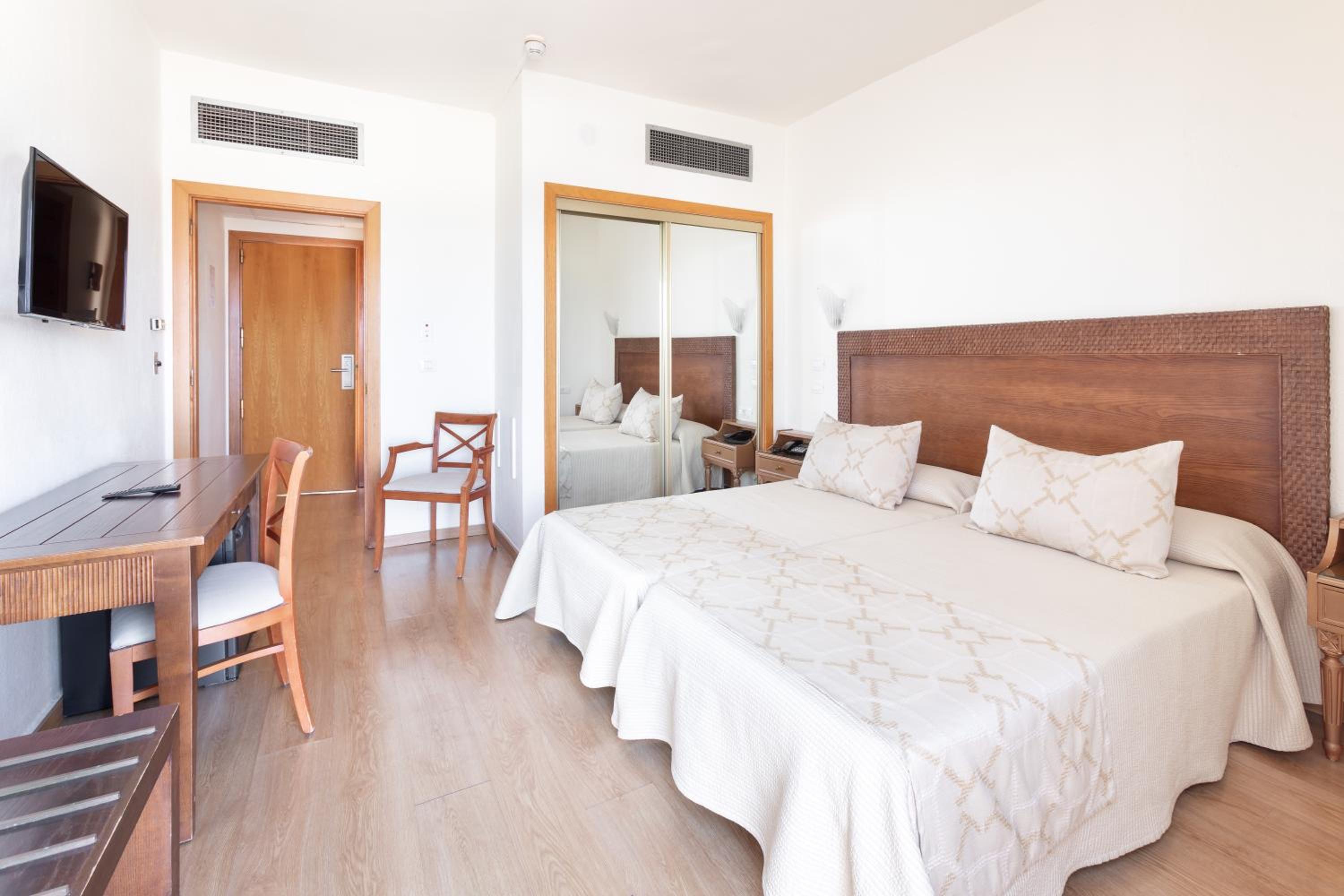 Double Room with Sea View photo 3