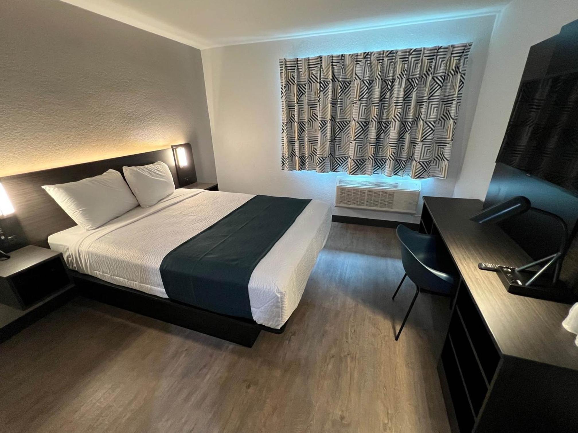 Deluxe Queen Room photo 1