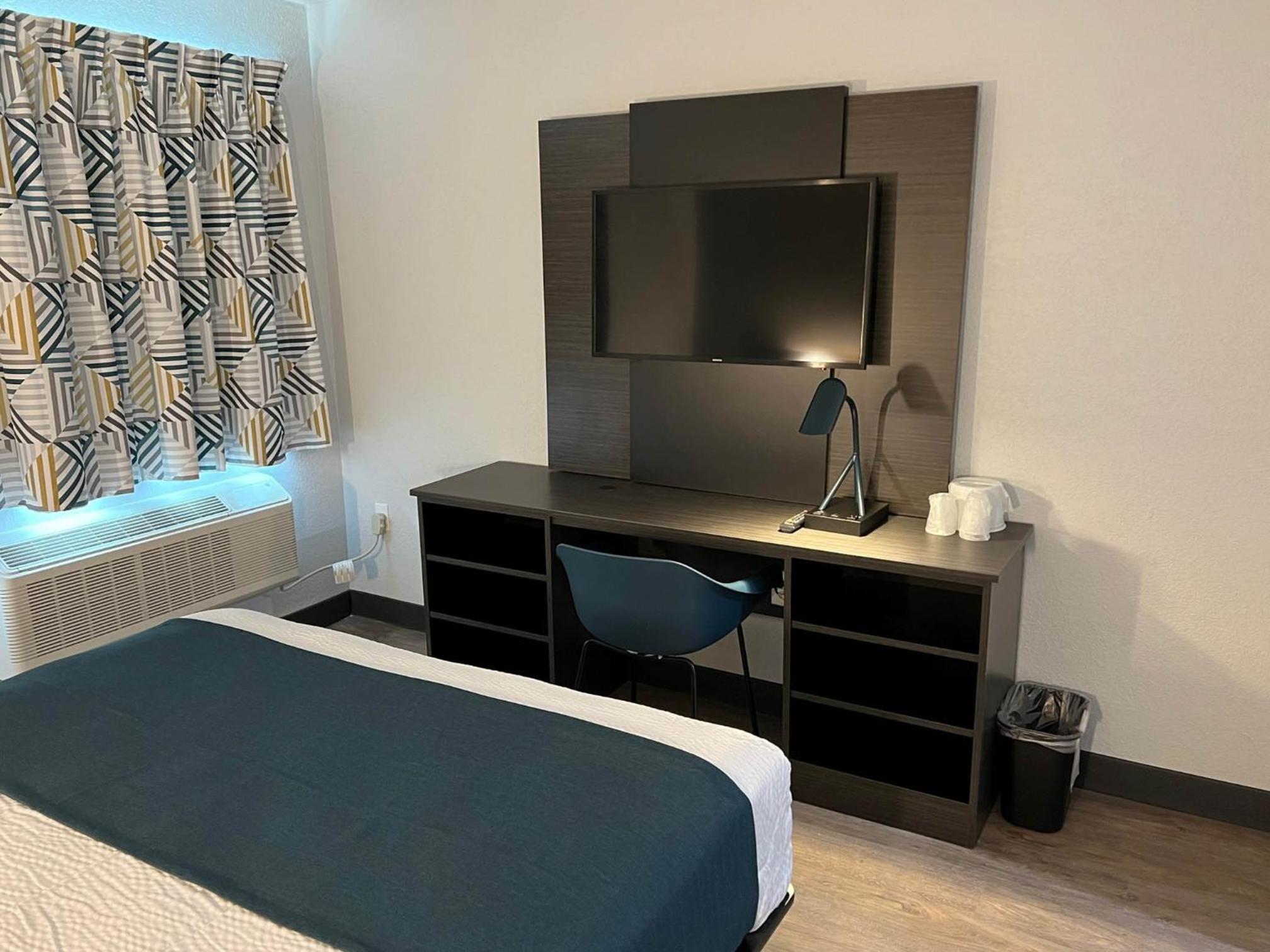 Deluxe Queen Room photo 2