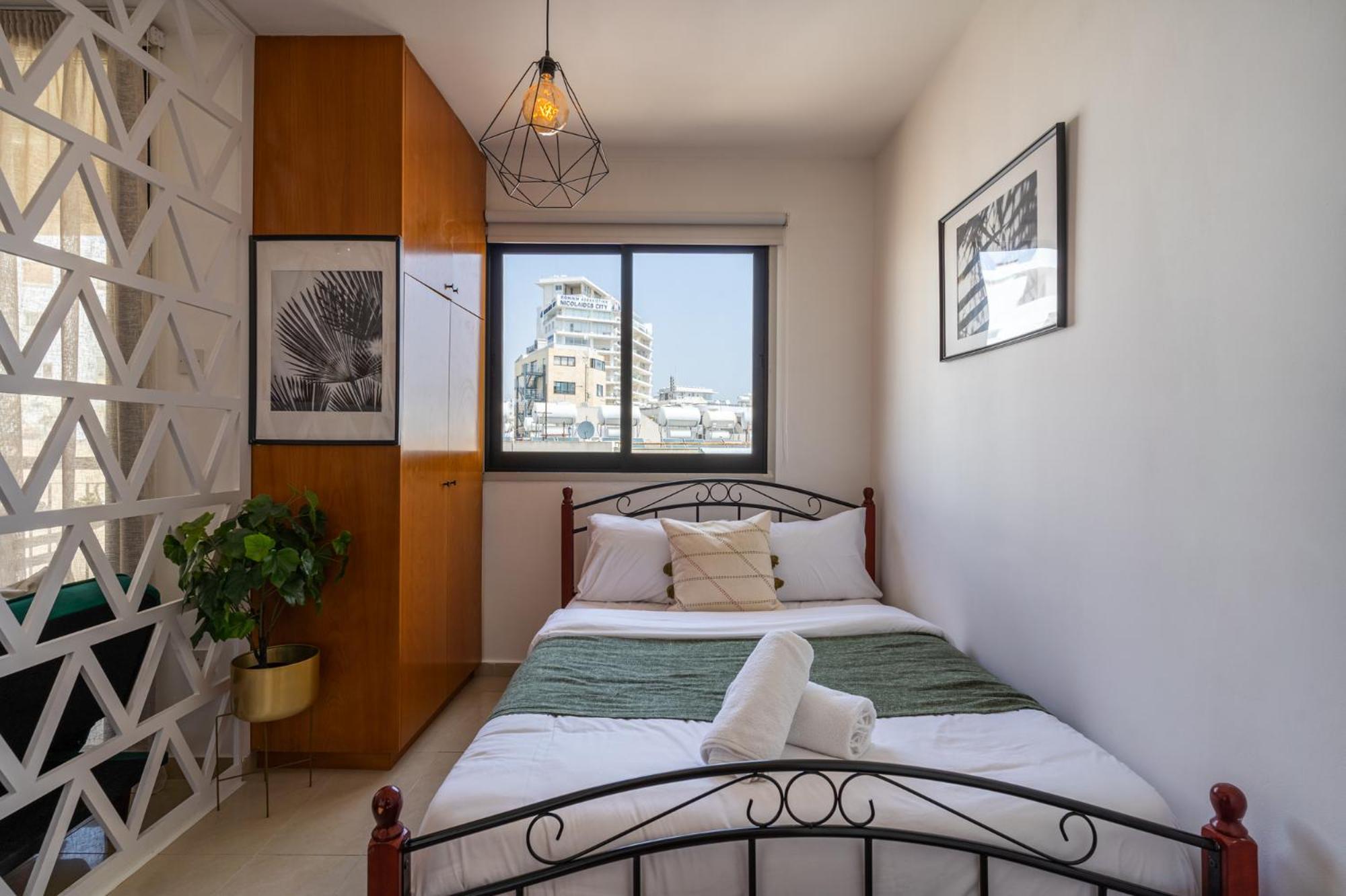 Studio Apartment - Photo 15