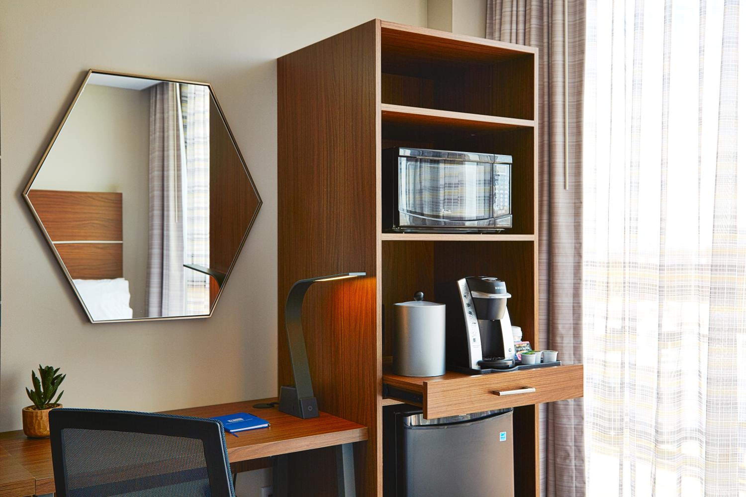 Standard Double Room with Two Double Beds - Photo 4