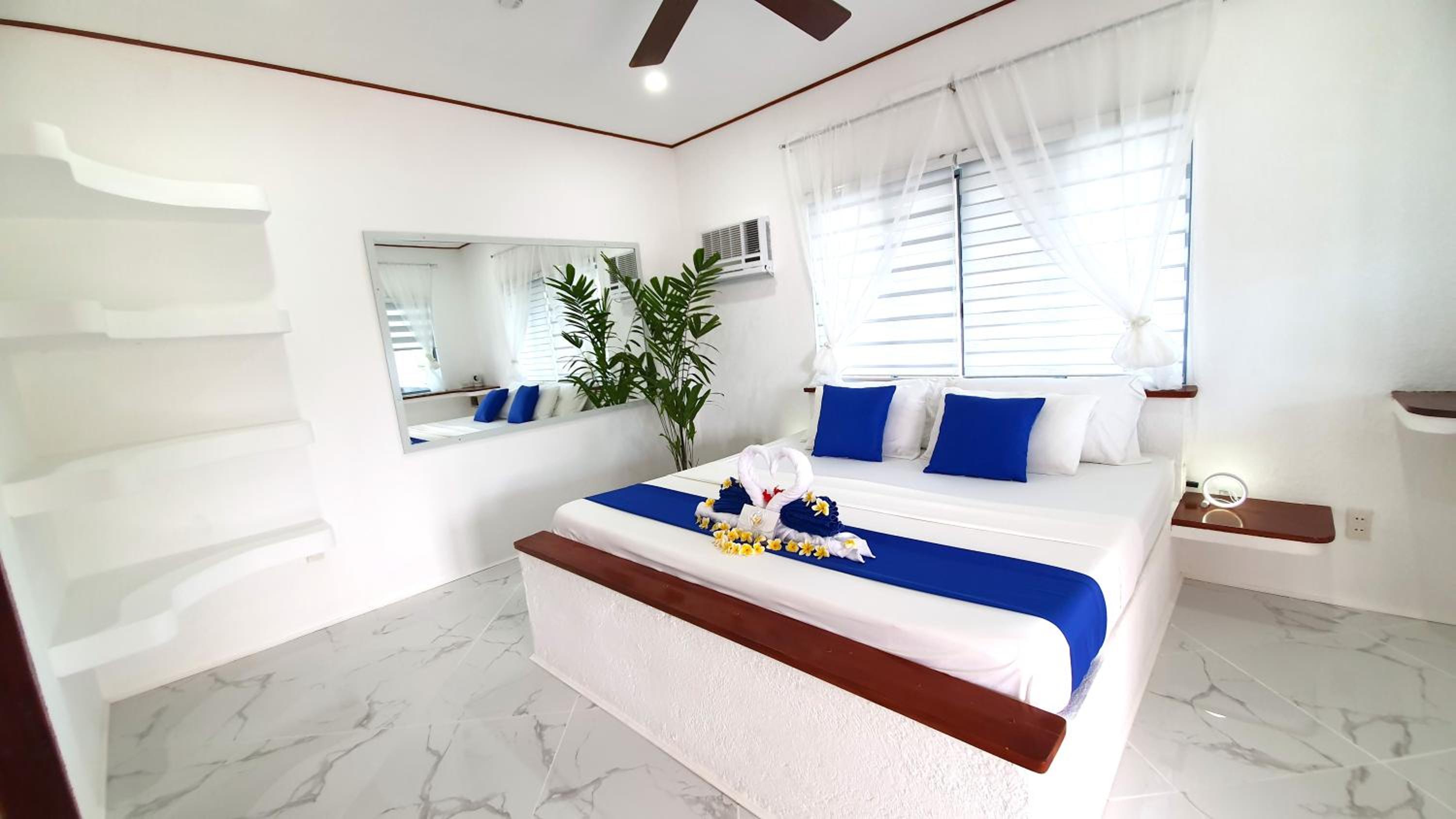 Standard King Room - Photo 1