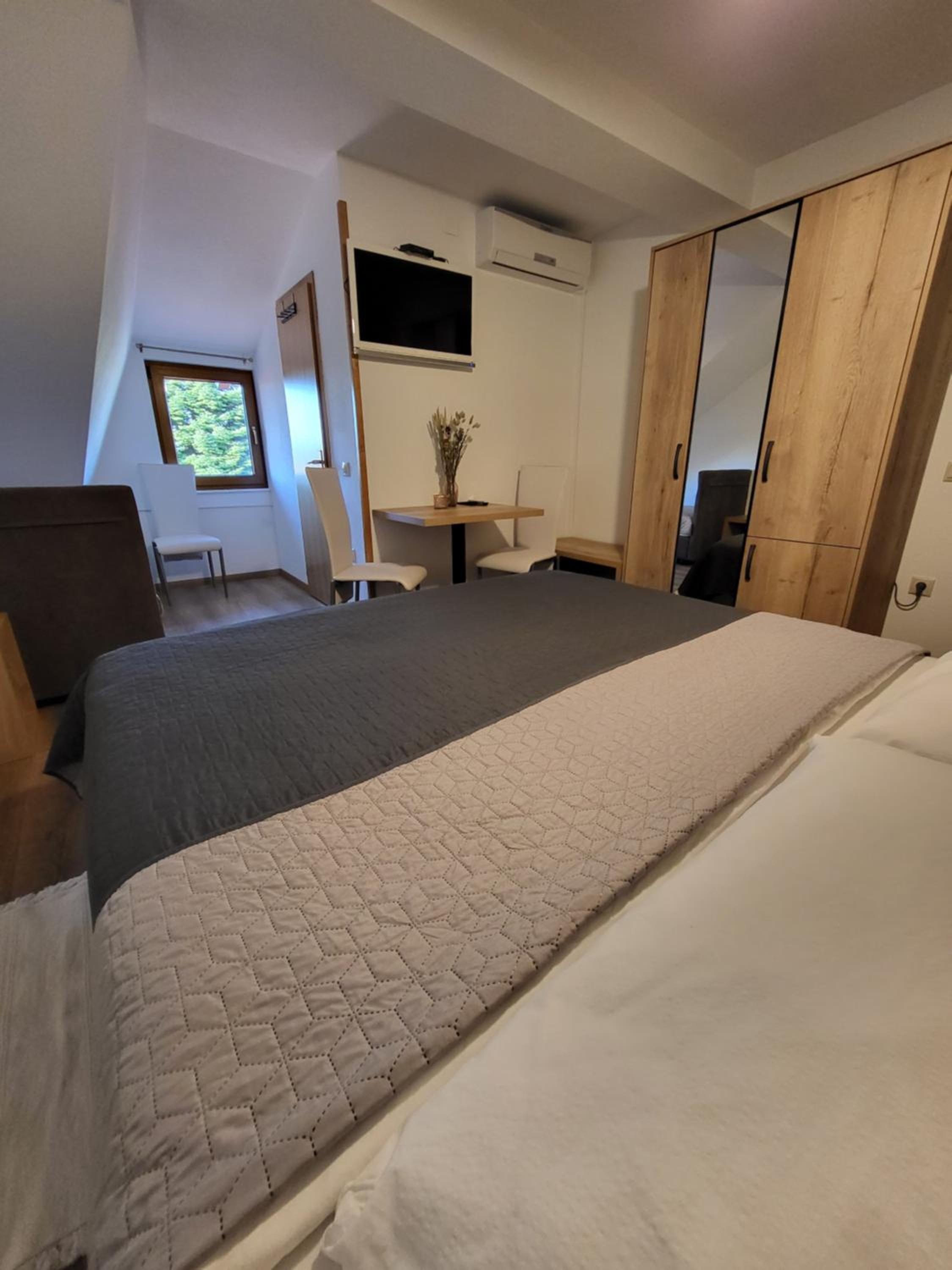 Double or Twin Room - Photo 2