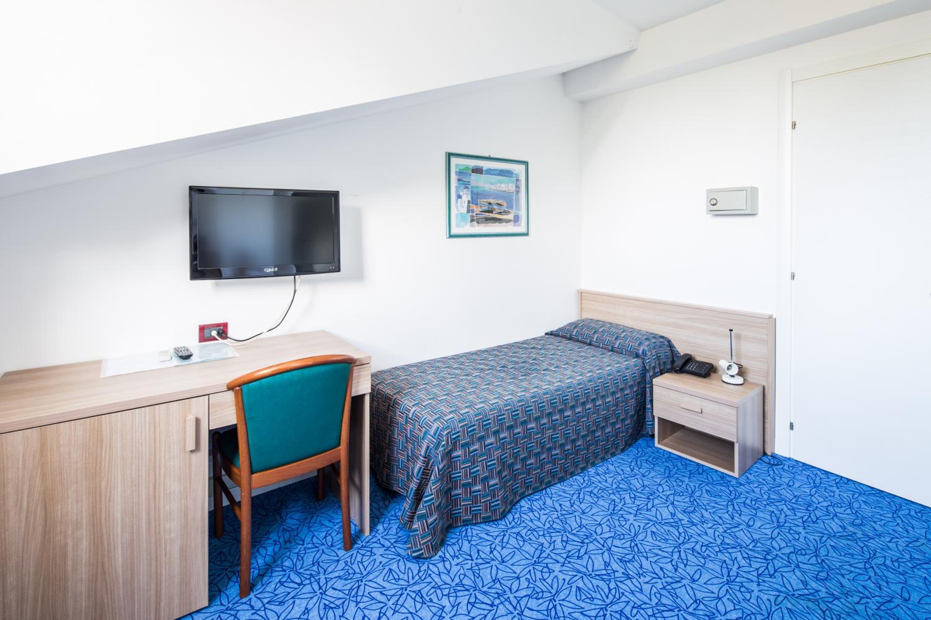 Single Room photo 1