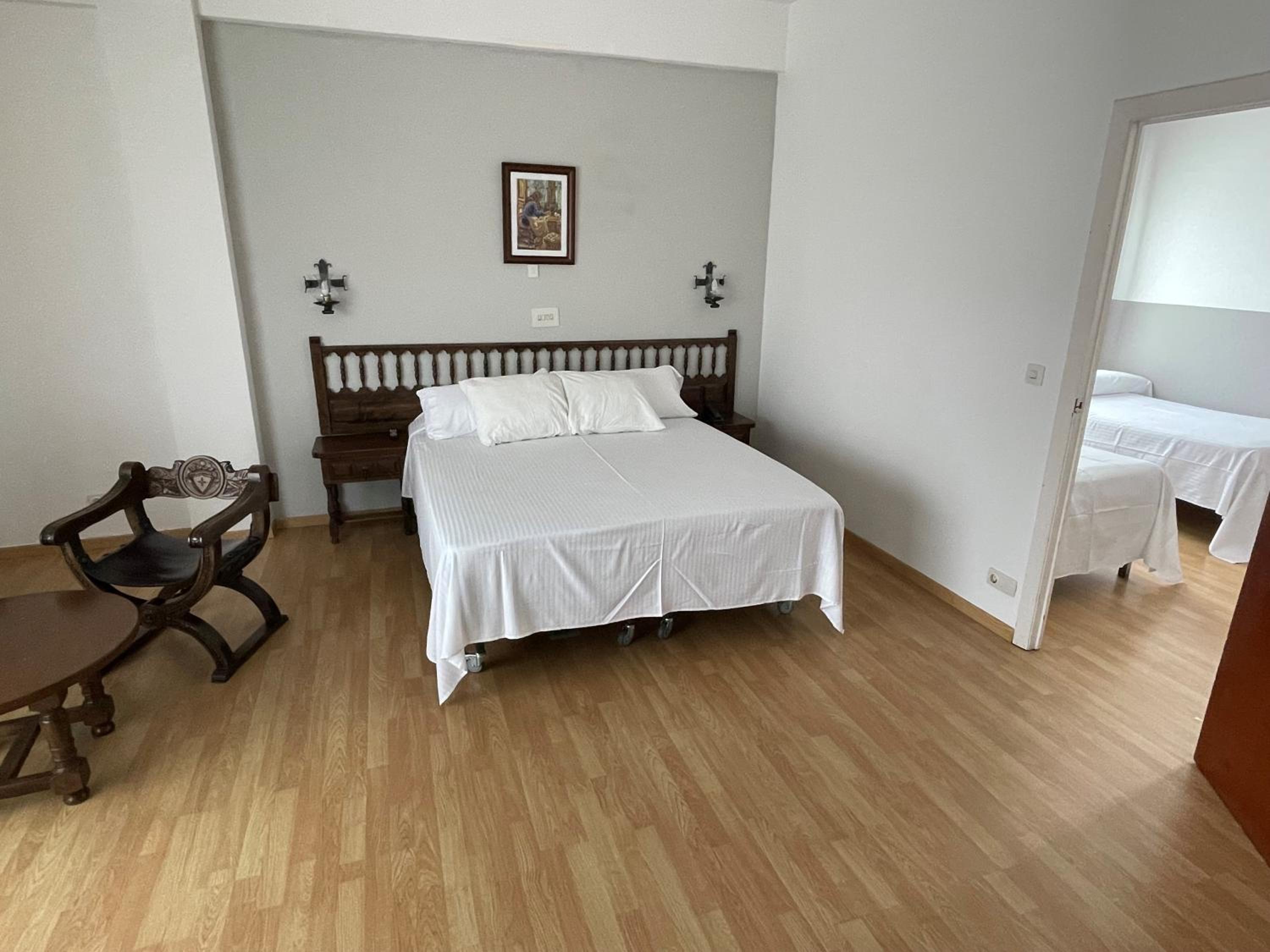 Habitación familiar con baño