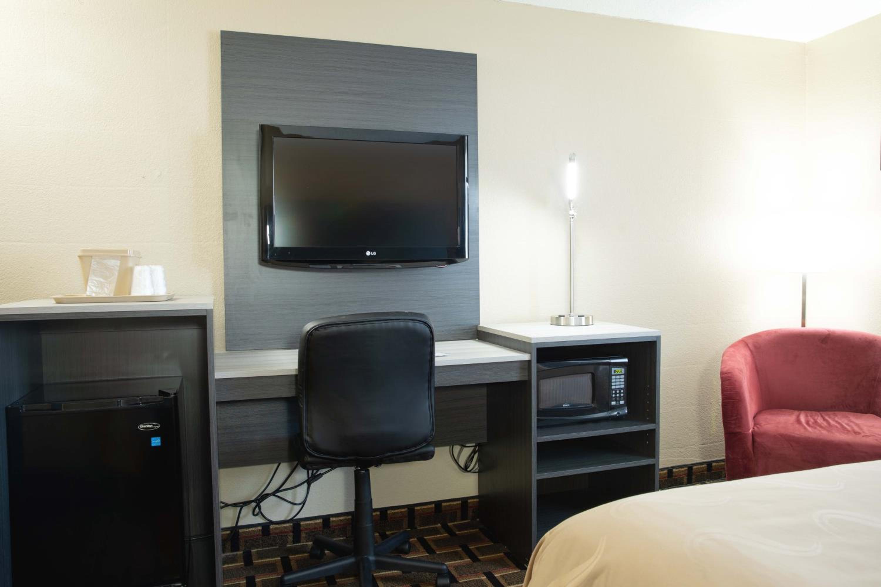 Non-Smoking - King Room photo 3
