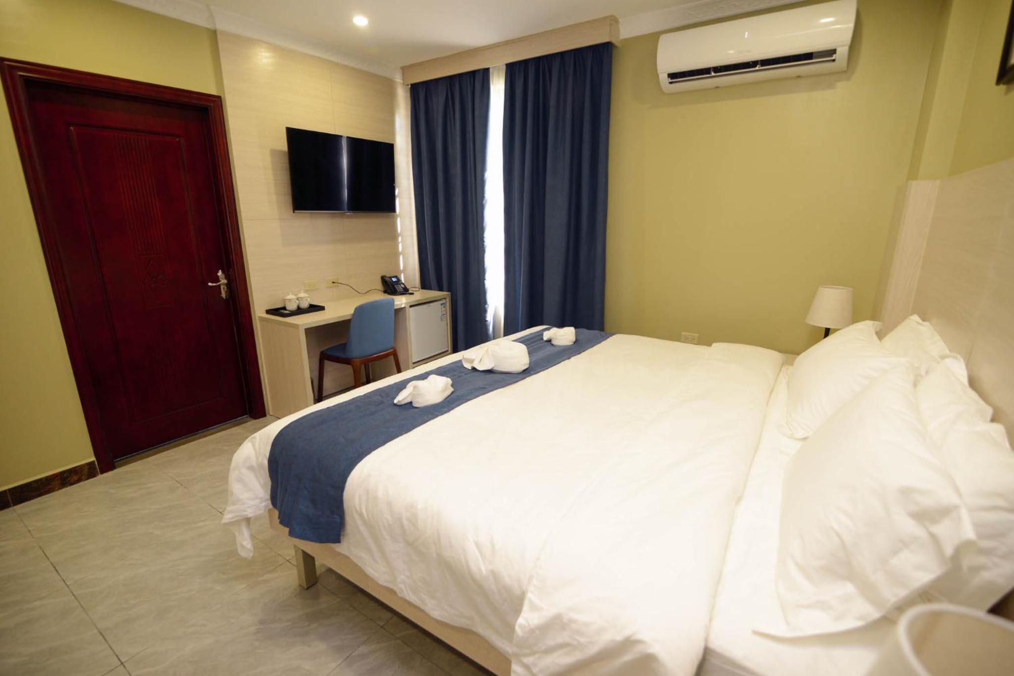 Standard King Room photo 3