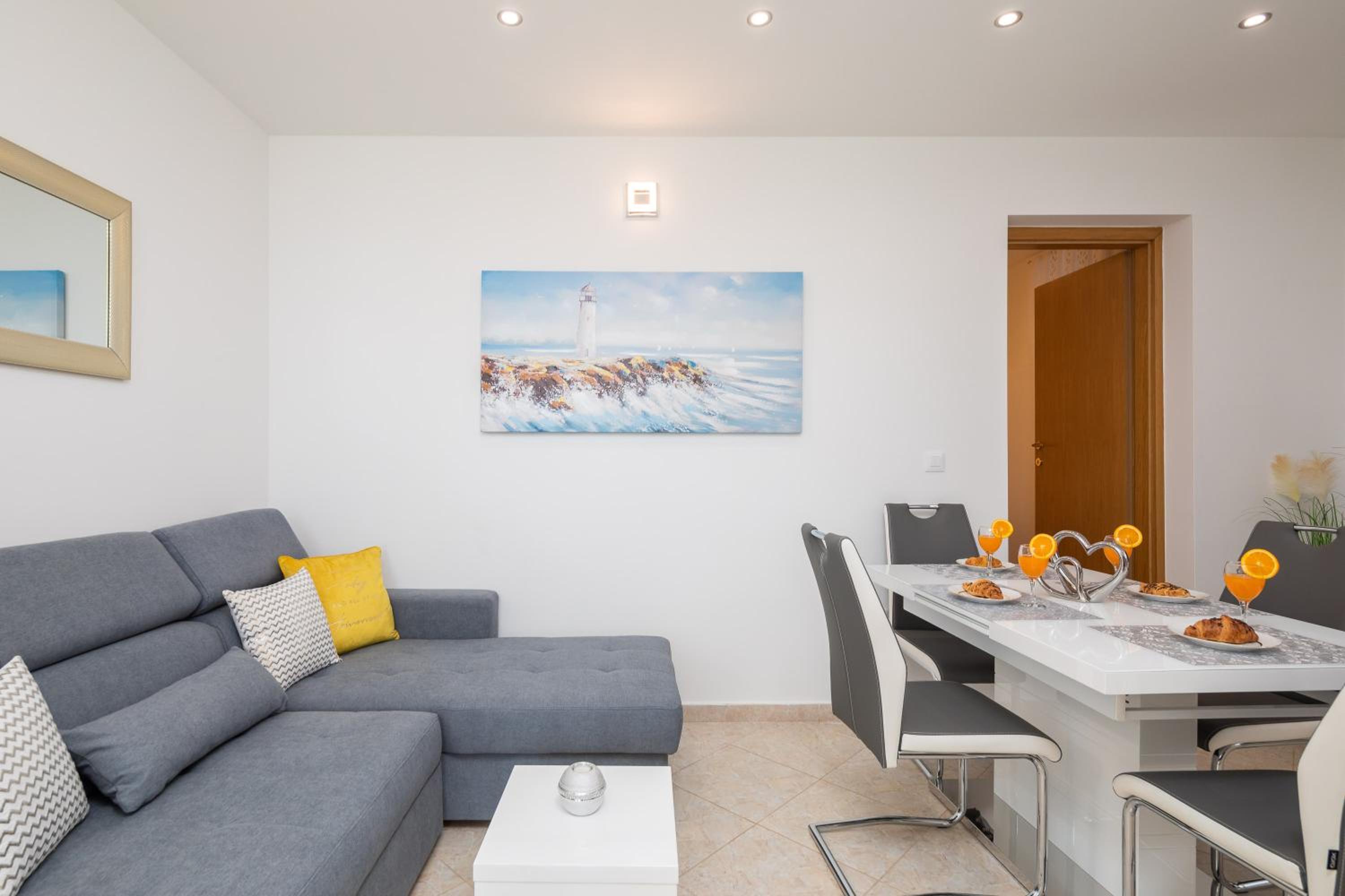 Apartment with Terrace photo 3