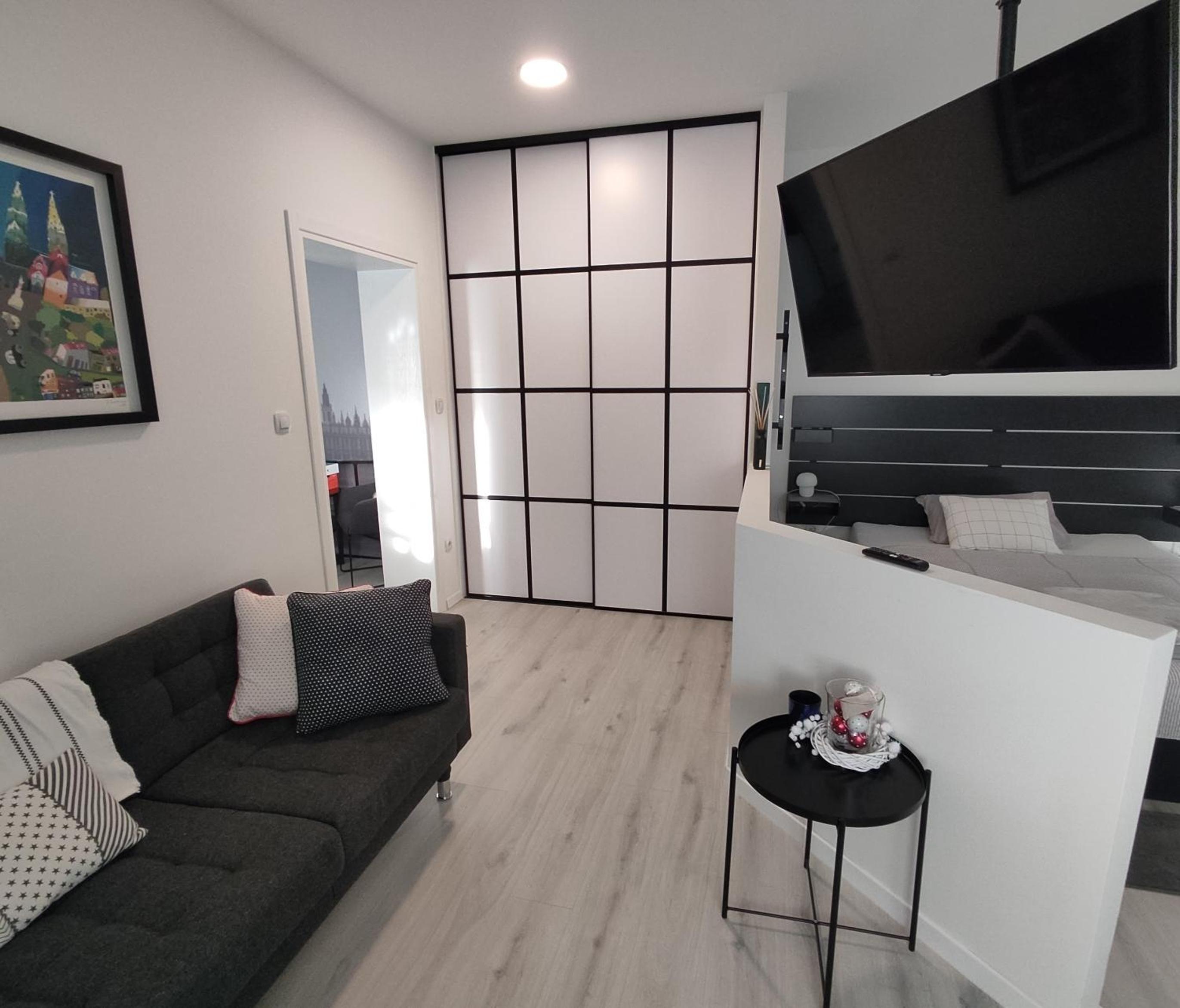 One-Bedroom Apartment - Photo 22