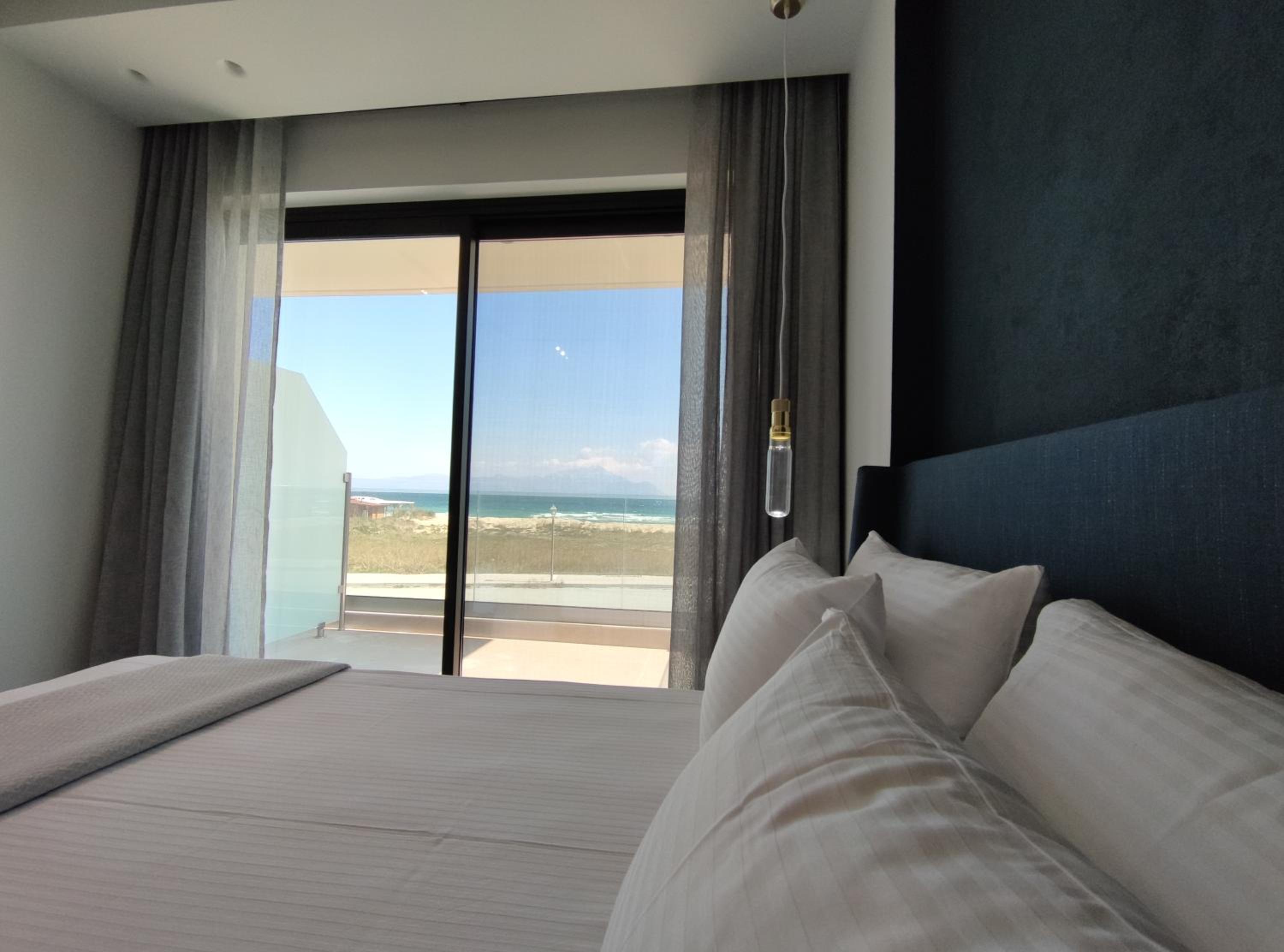 Deluxe Triple Room with Sea View photo 2