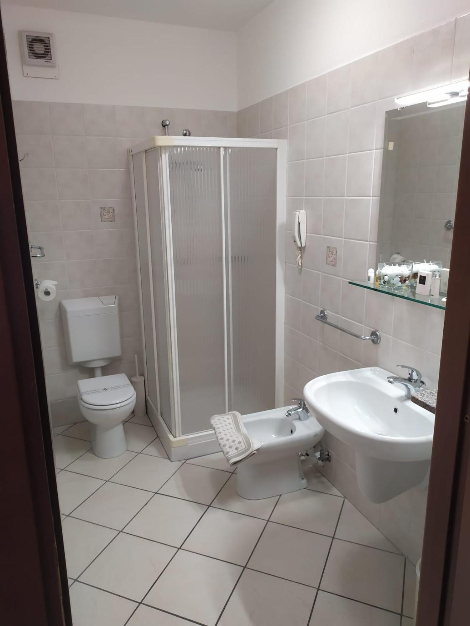Standard Double Room photo 2