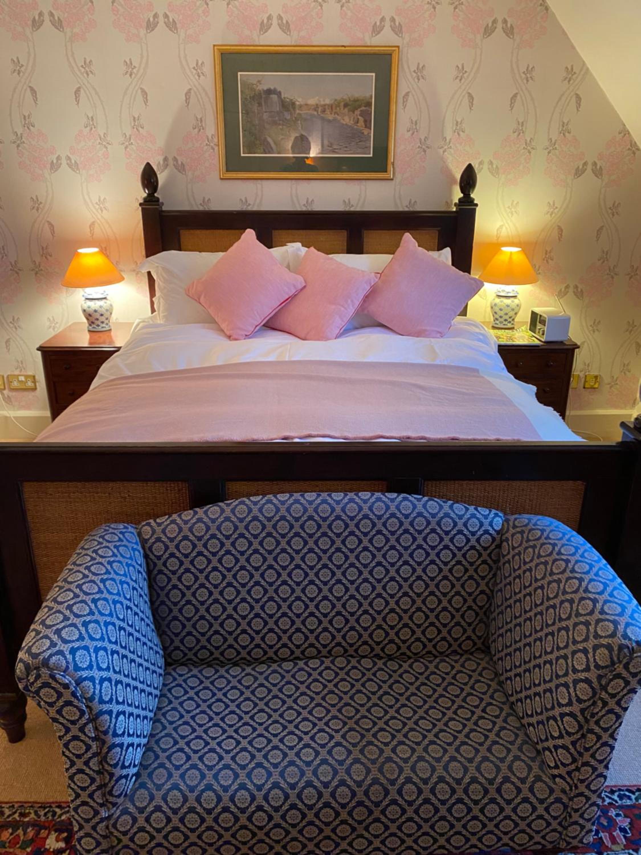 Deluxe King Suite - Photo 1