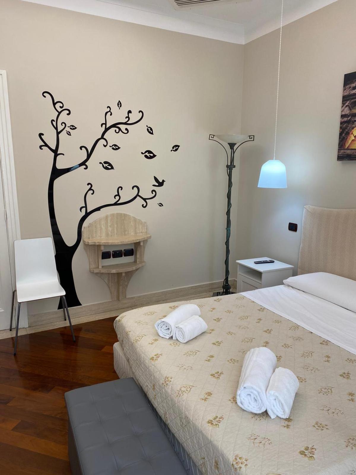 Double Room with Private External Bathroom photo 2