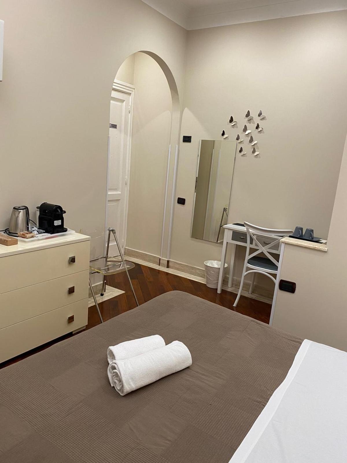 Double Room with Private Bathroom photo 2