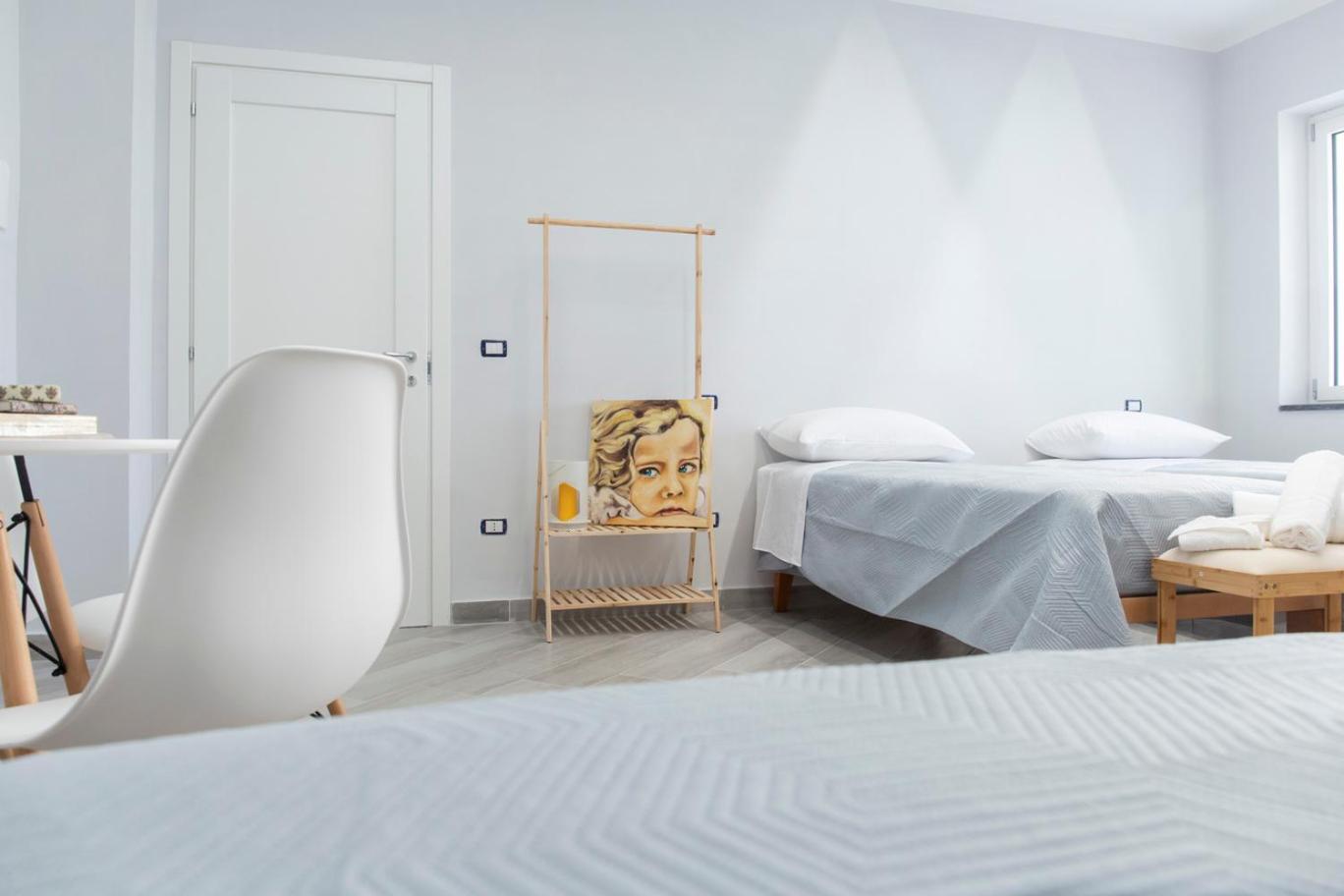 Triple Room with Private Bathroom - Photo 2