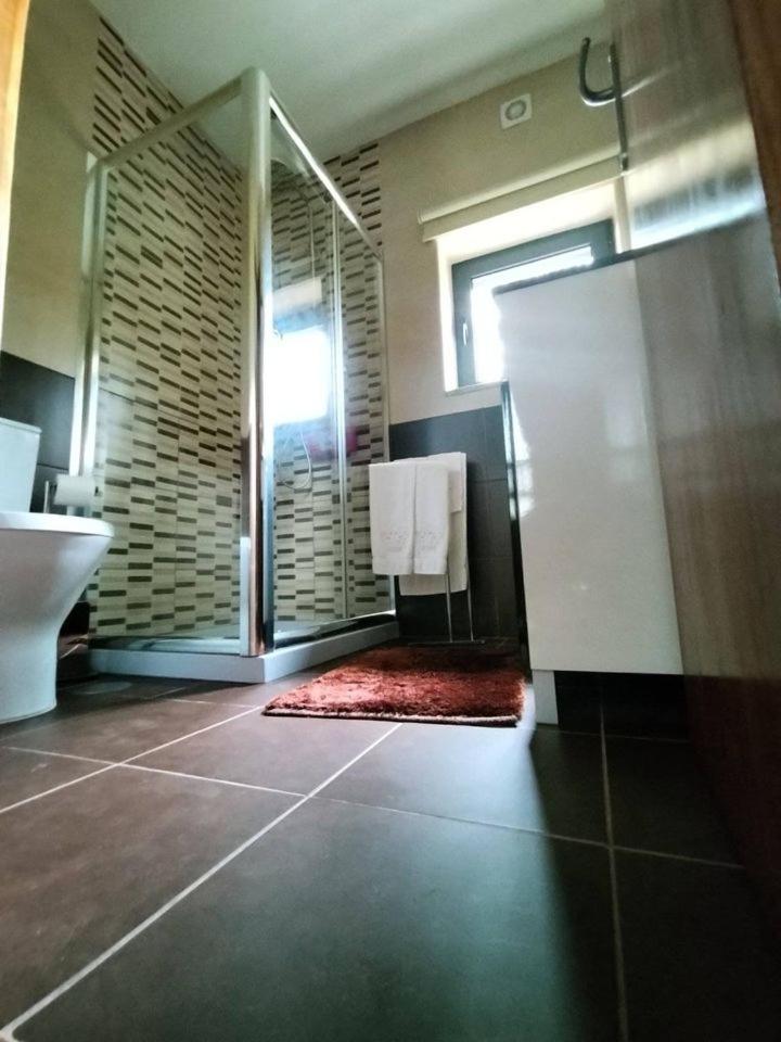 One-Bedroom House - Photo 9