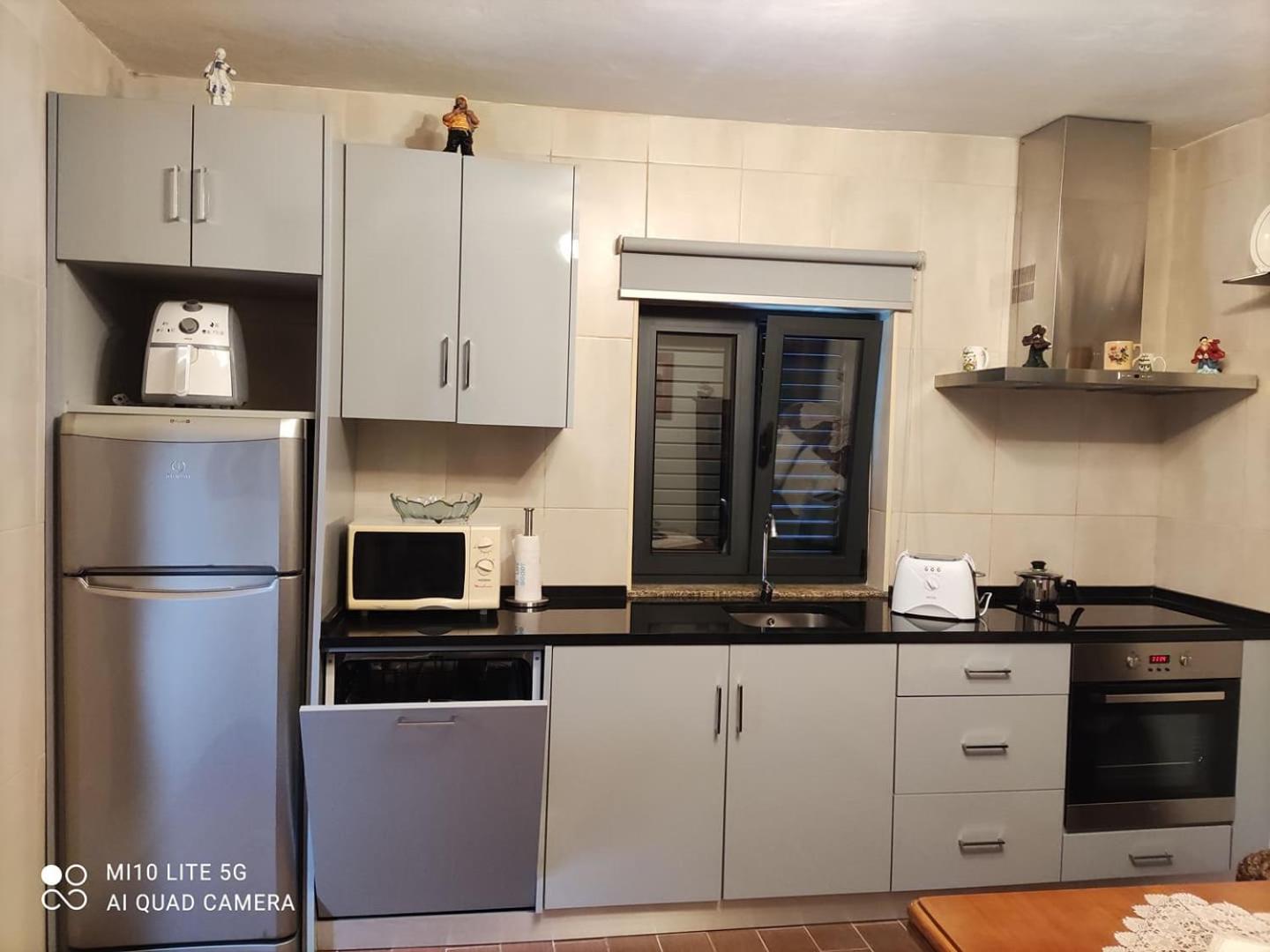 One-Bedroom House - Photo 11