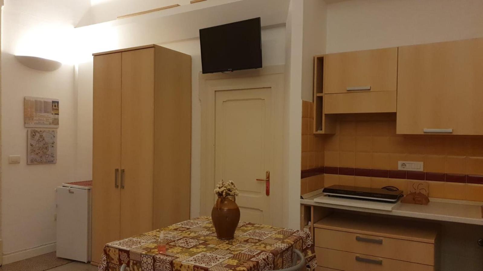 One-Bedroom Apartment - Photo 14