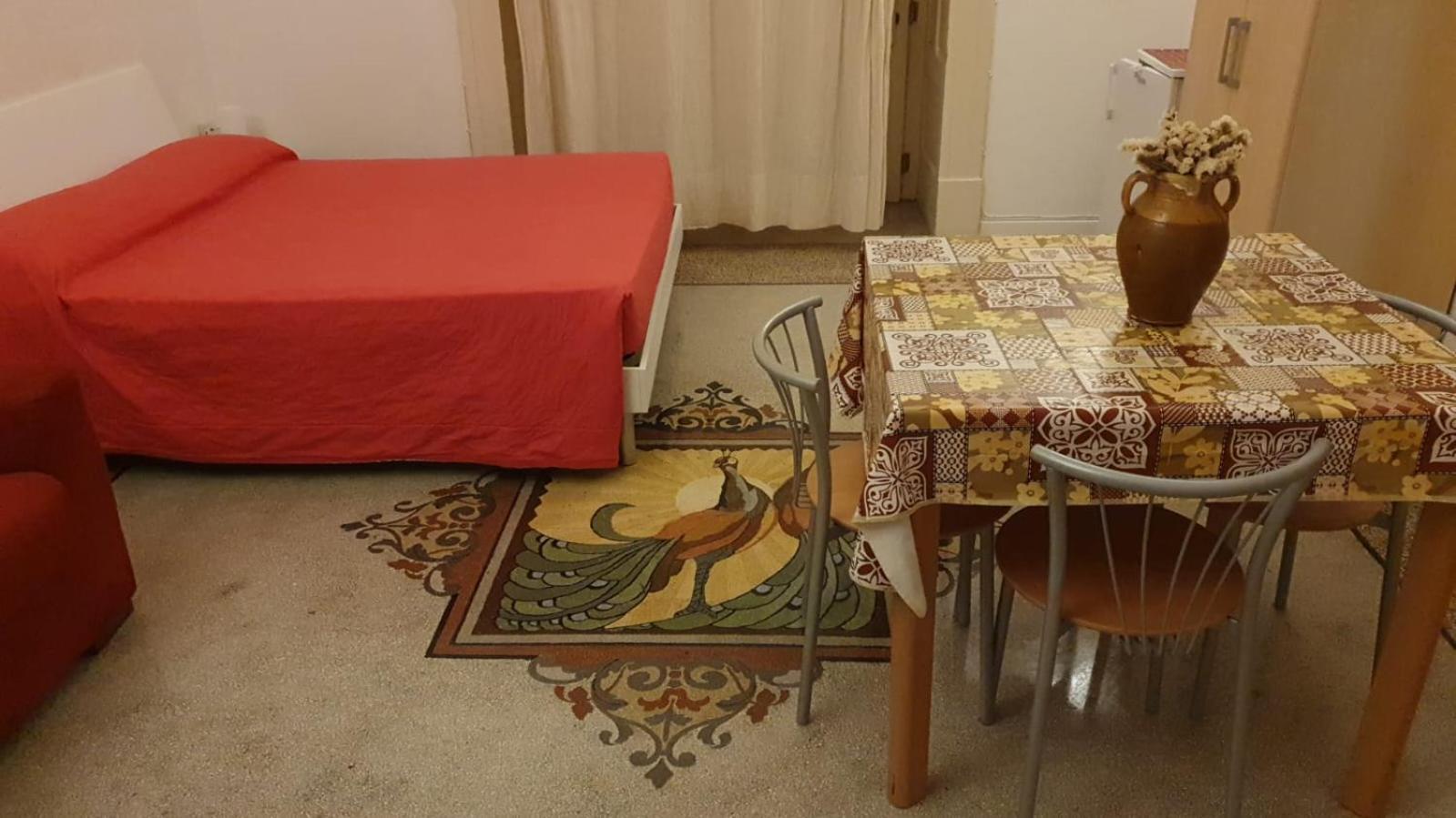 One-Bedroom Apartment - Photo 22