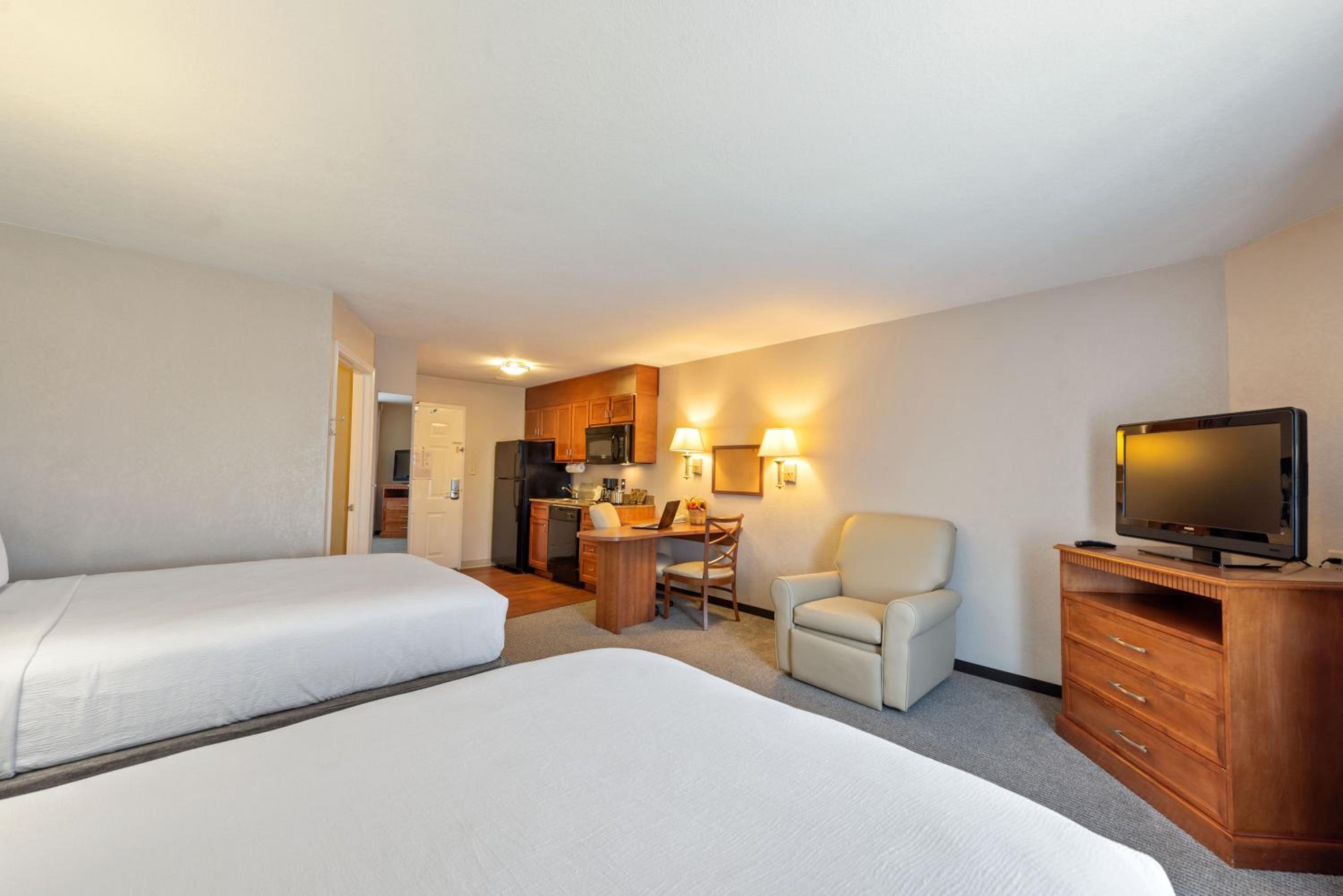 Double Studio with Two Double Beds - Photo 12