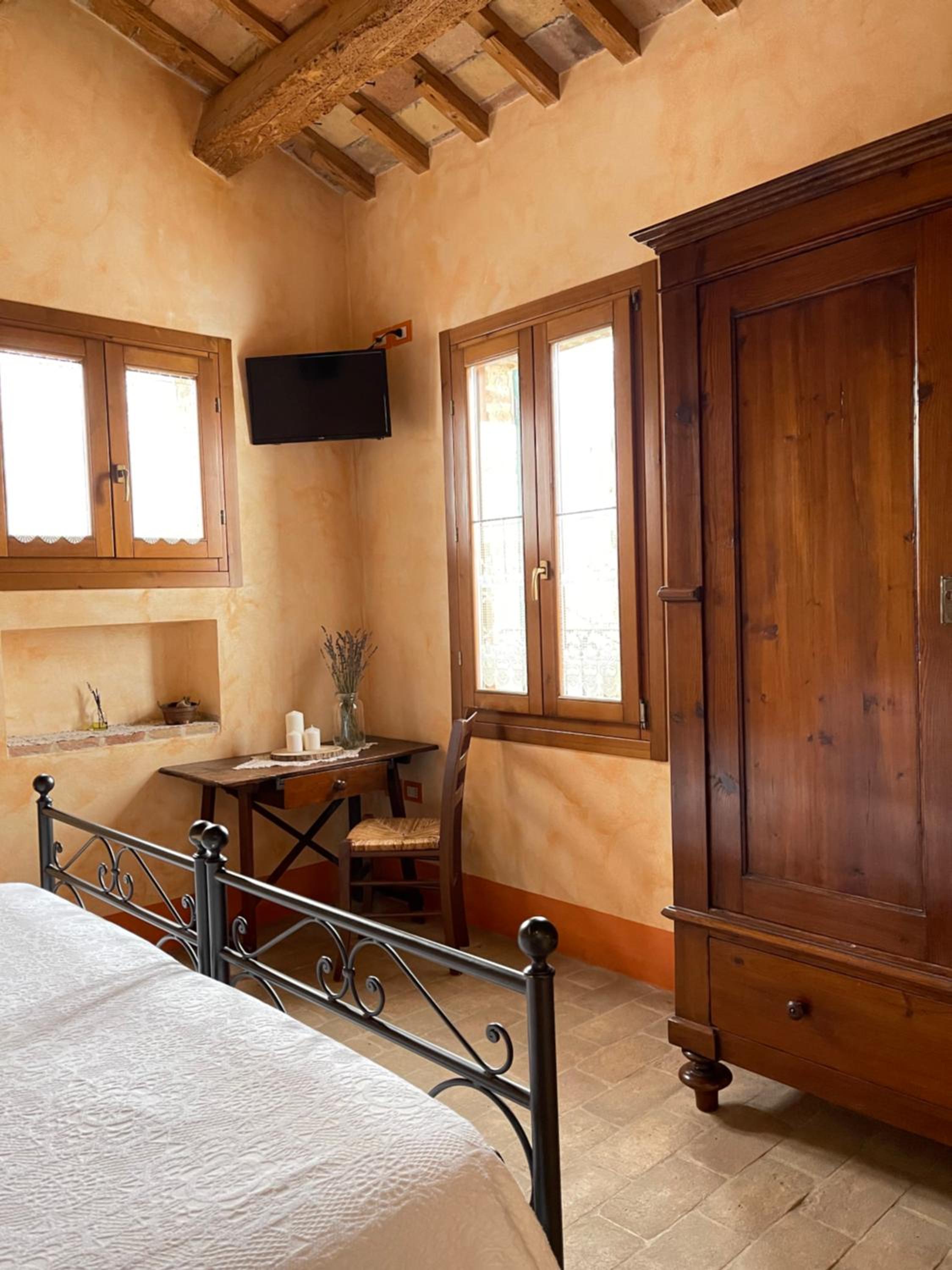 Double or Twin Room - Photo 7