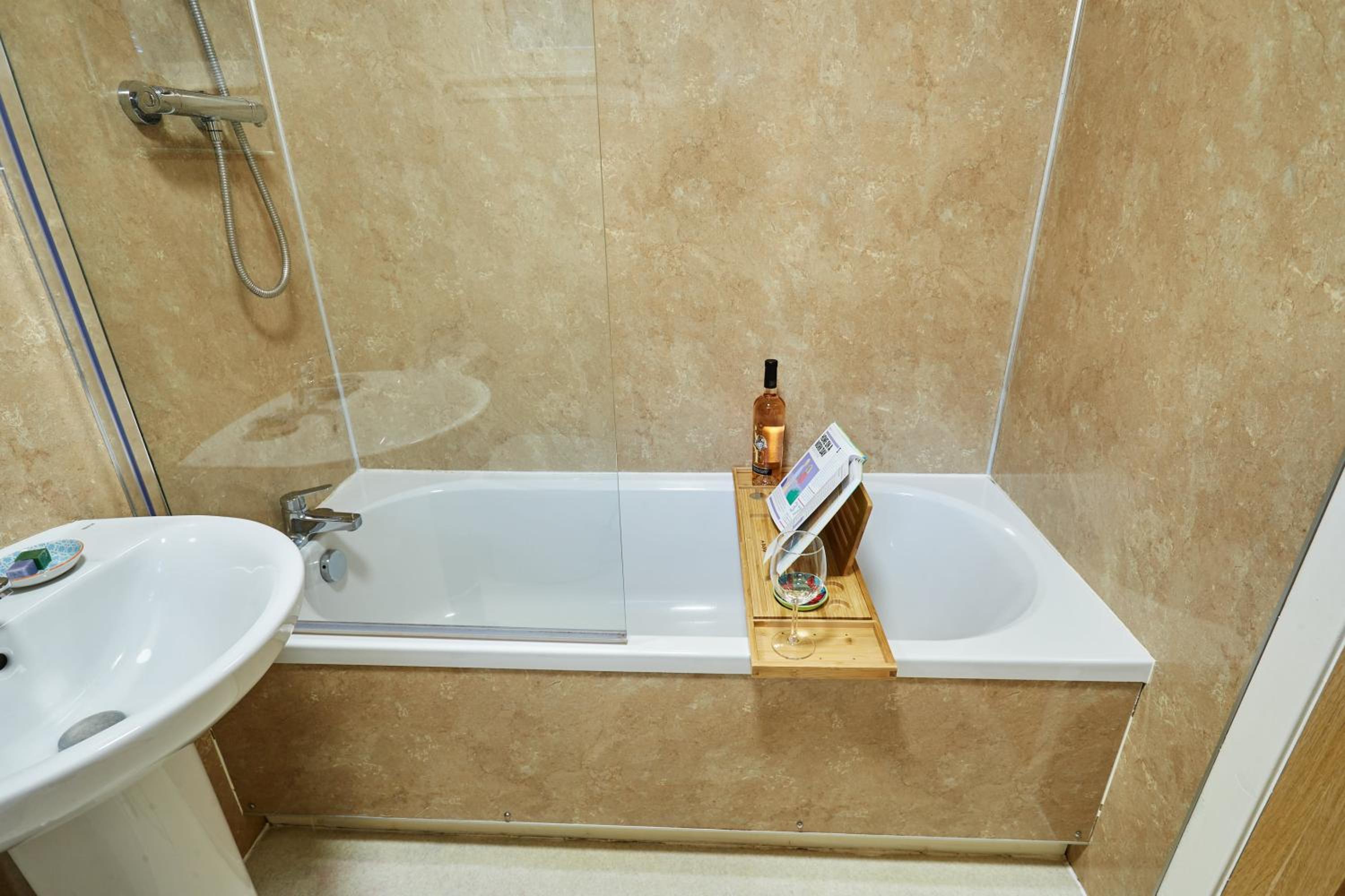 One-Bedroom Apartment - Photo 23