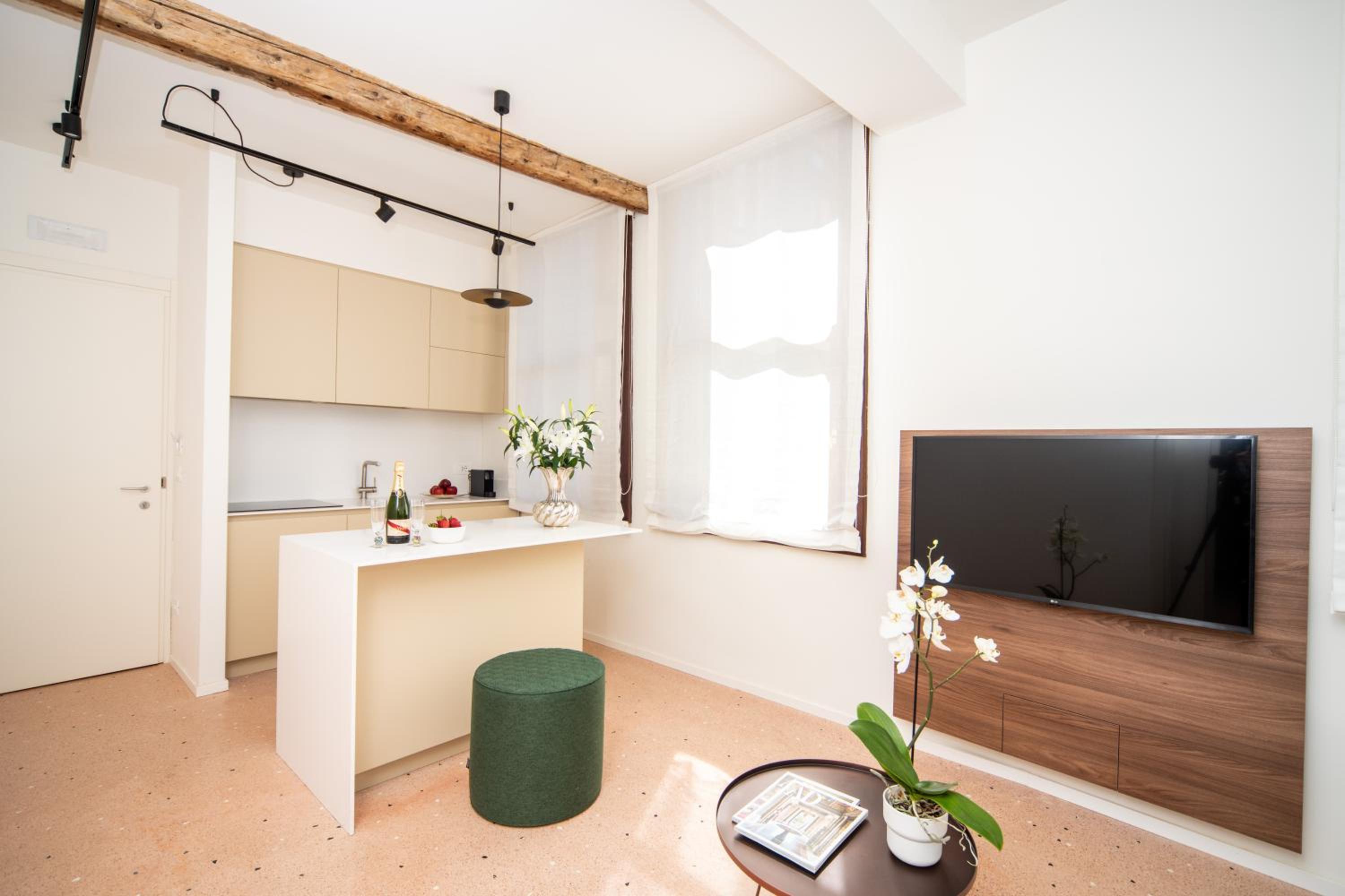 Superior Apartment photo 2