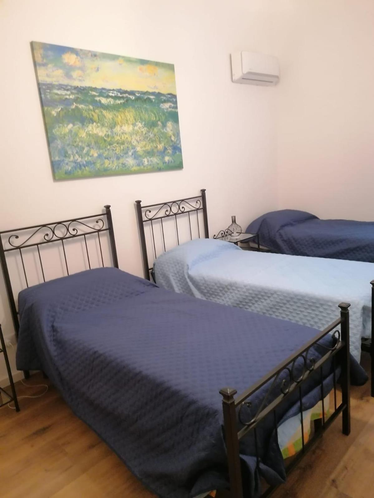 Two-Bedroom House photo 2