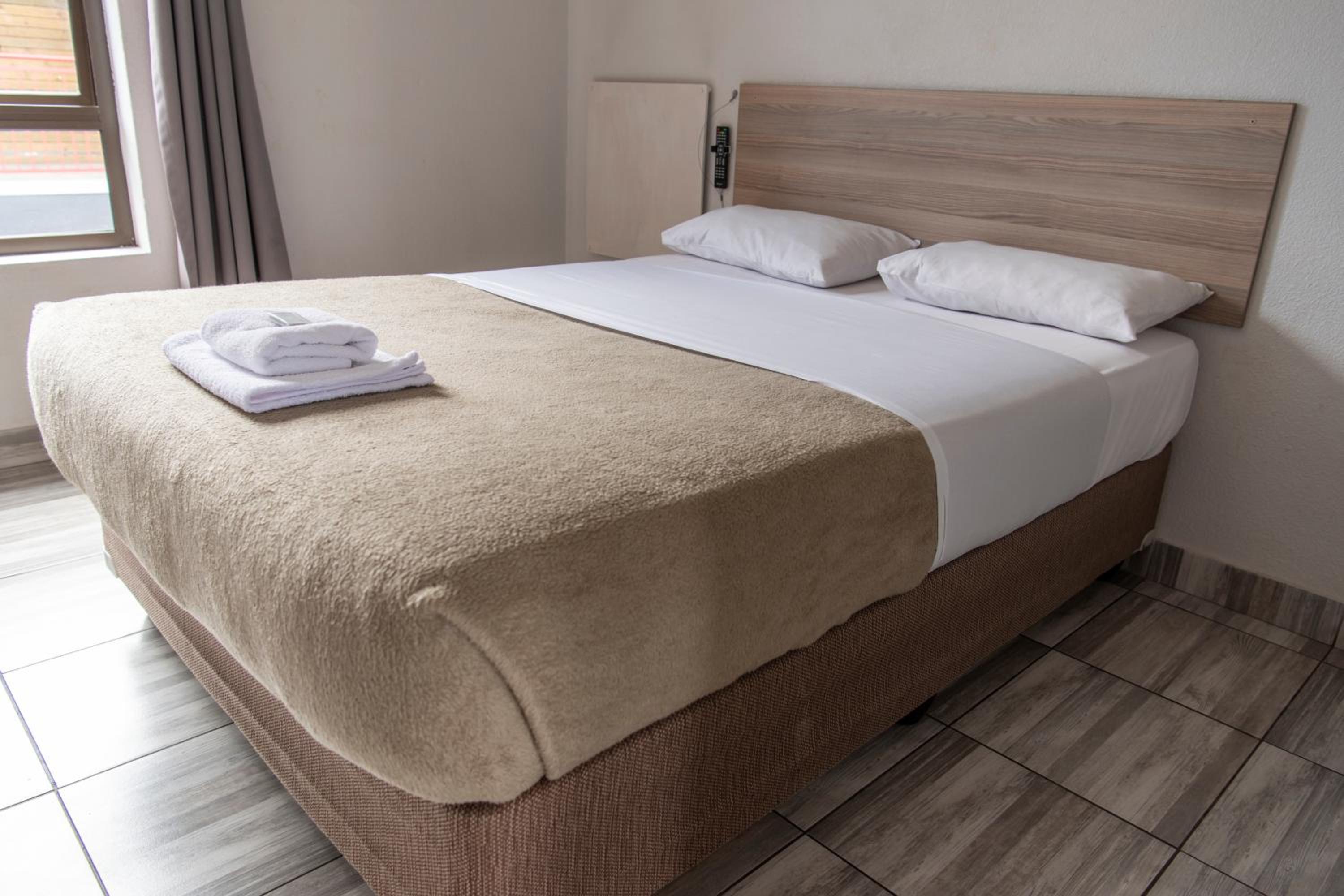 Standard Double Room - Photo 2