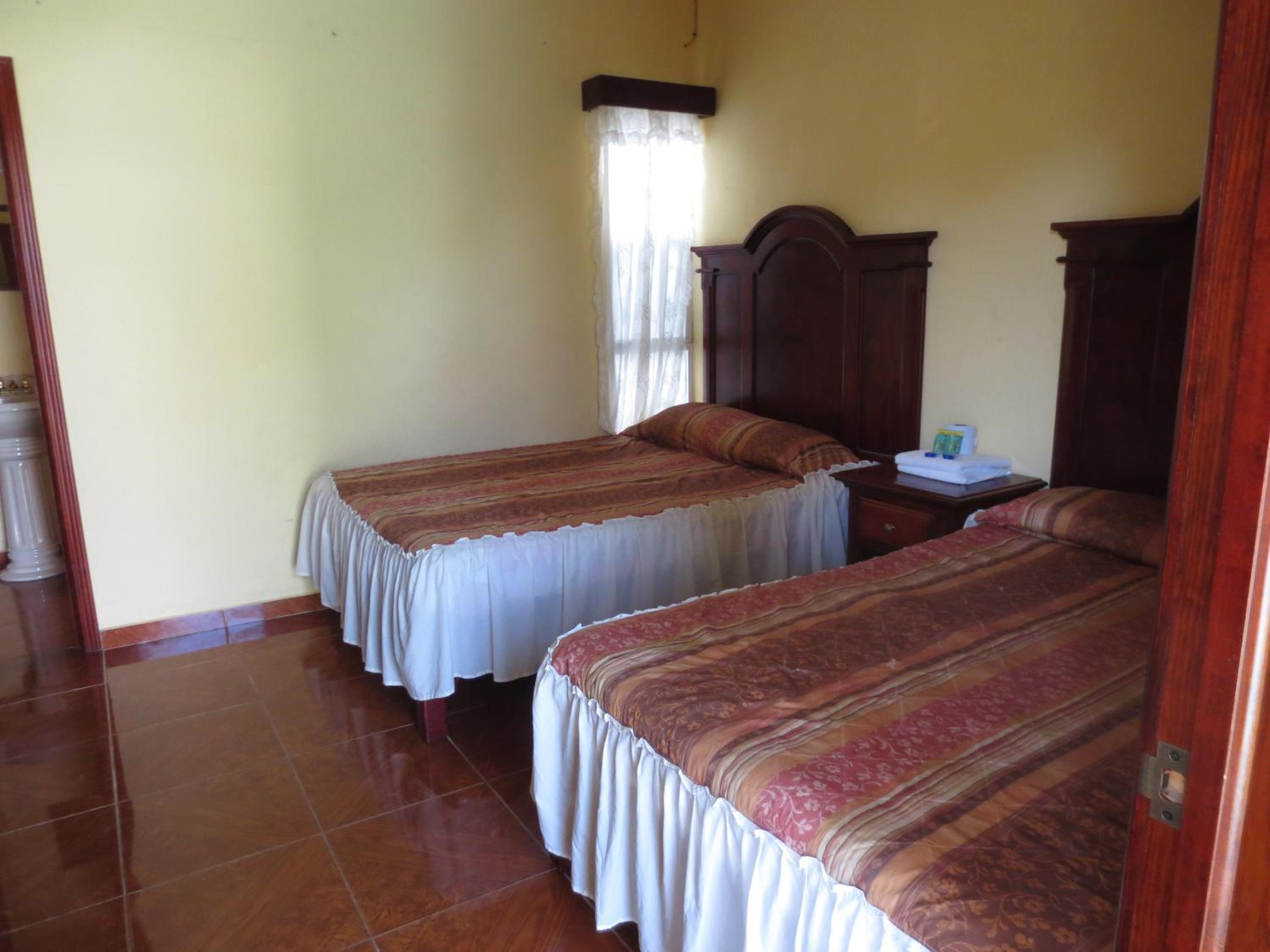 Twin Room - Photo 5