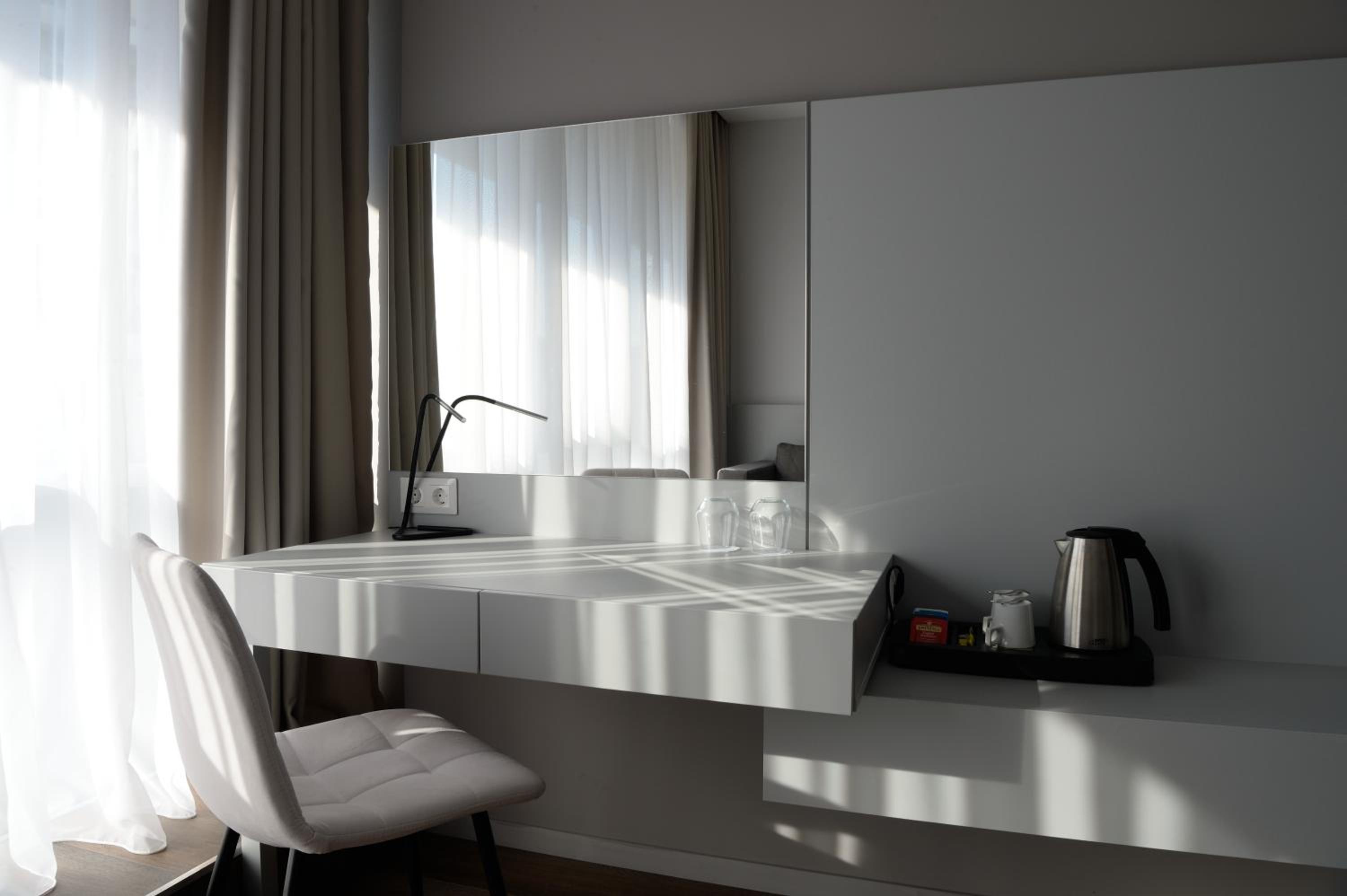 Superior King Room - Photo 15