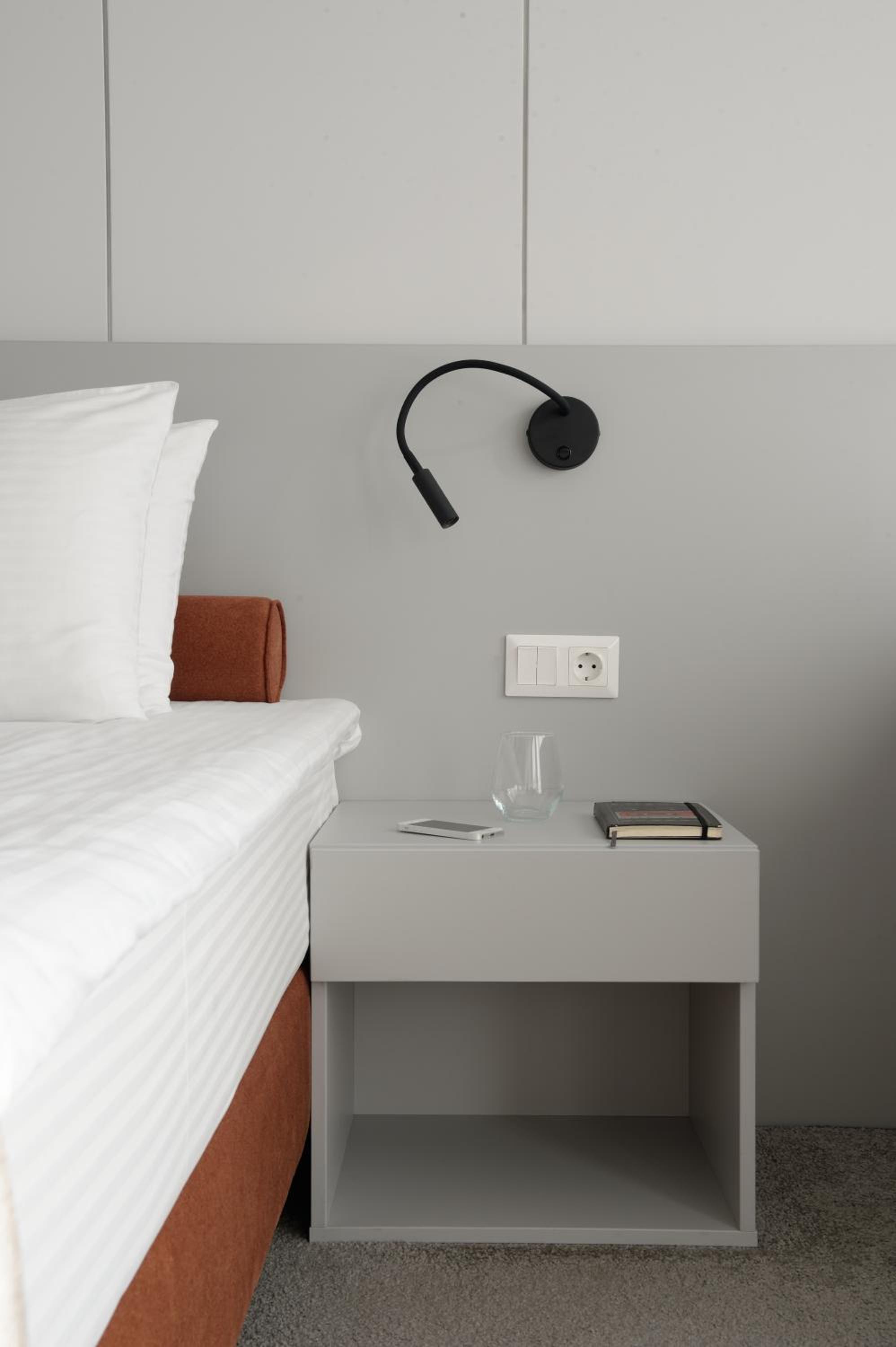 Superior King Room - Photo 7