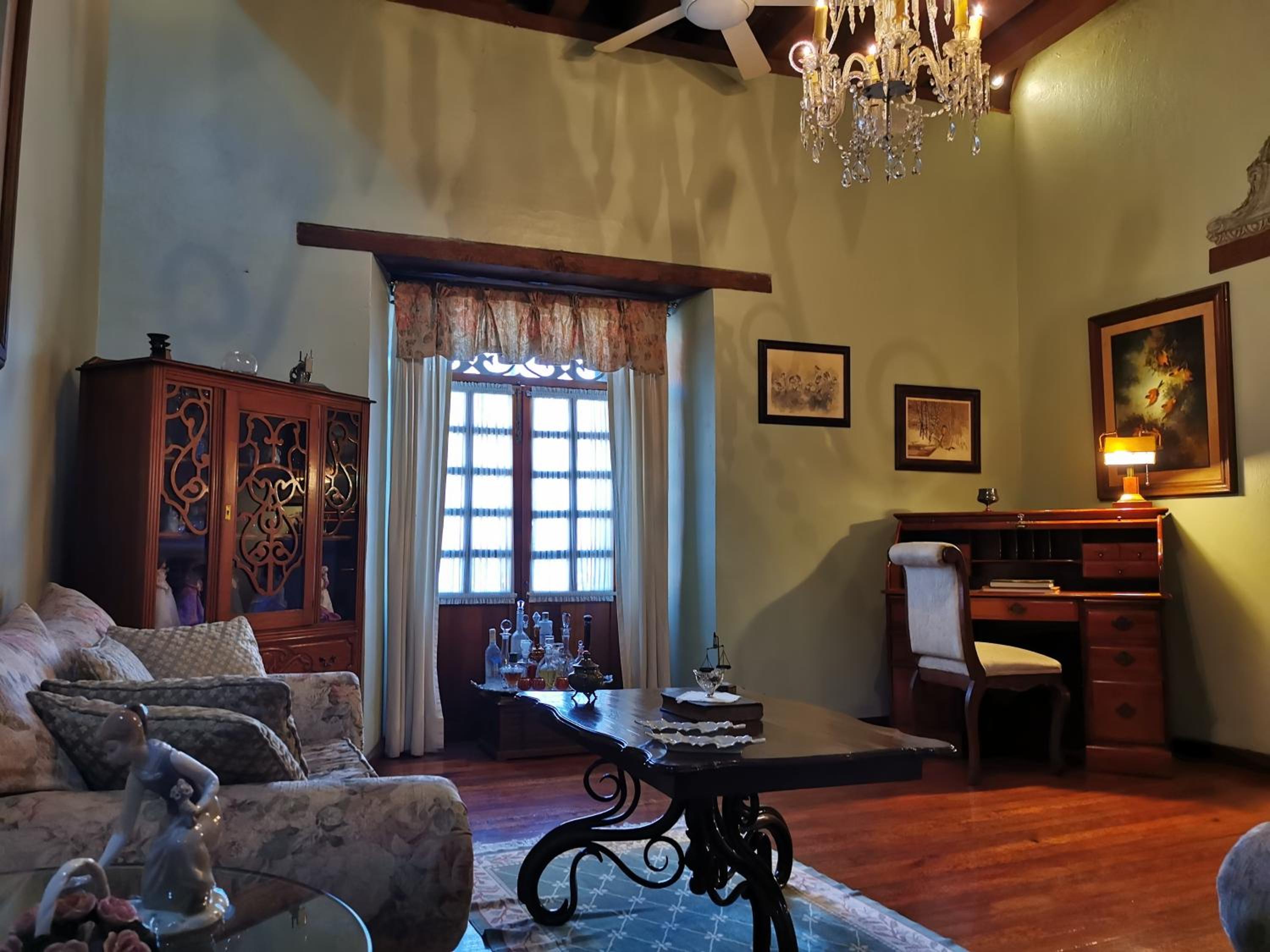 Deluxe Suite - Photo 2