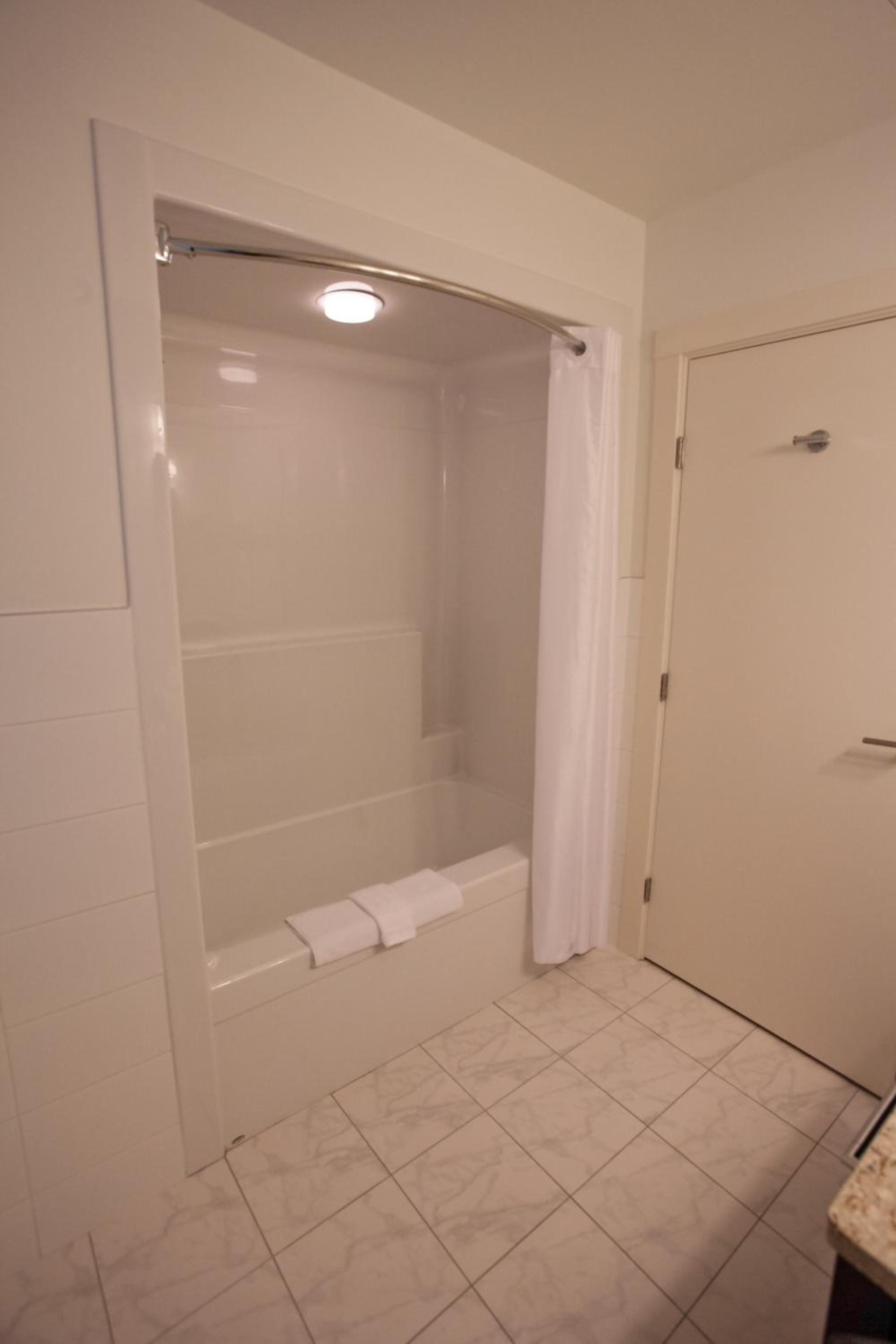 Queen Room - Photo 6