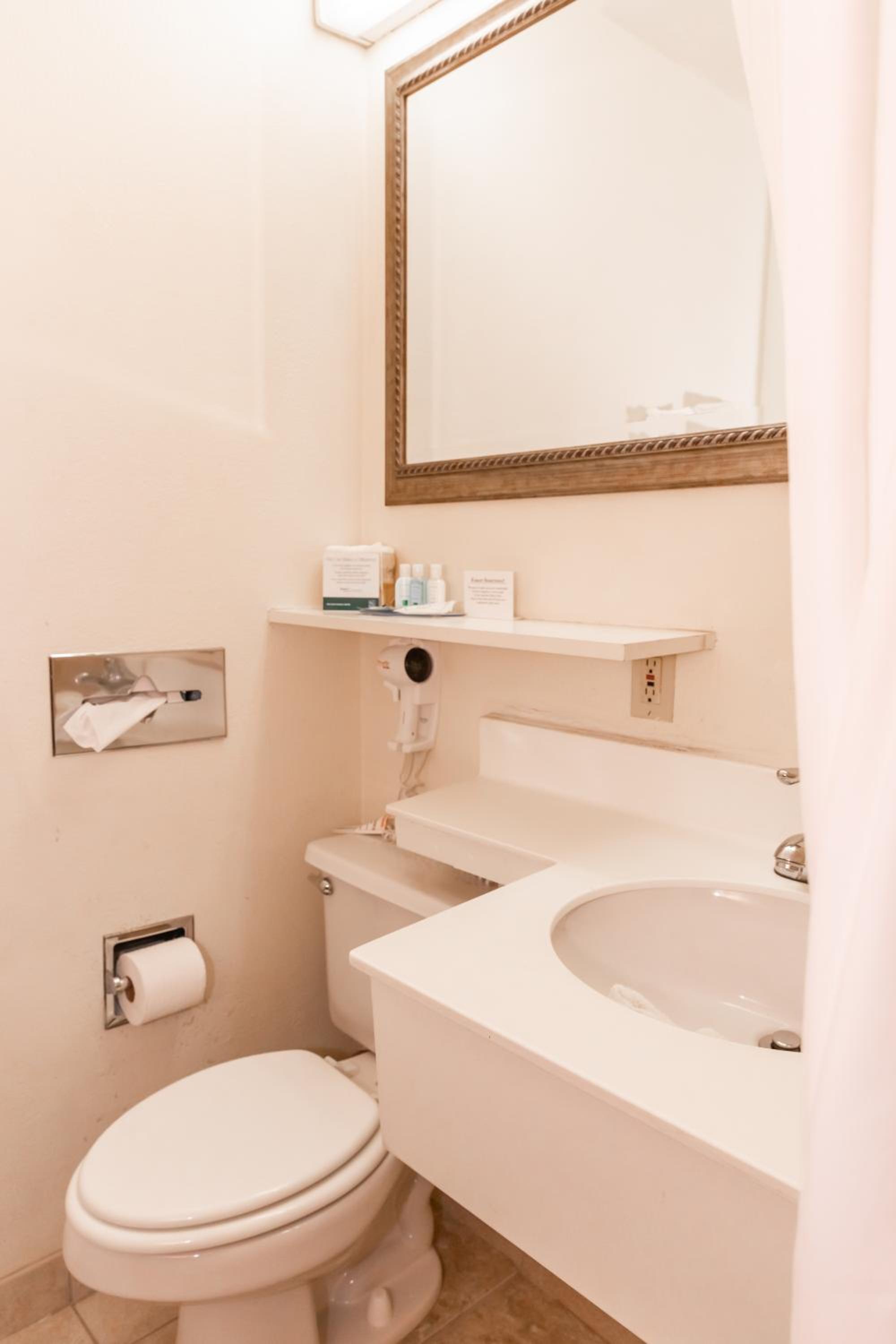 King Room - Non-Smoking - Photo 10