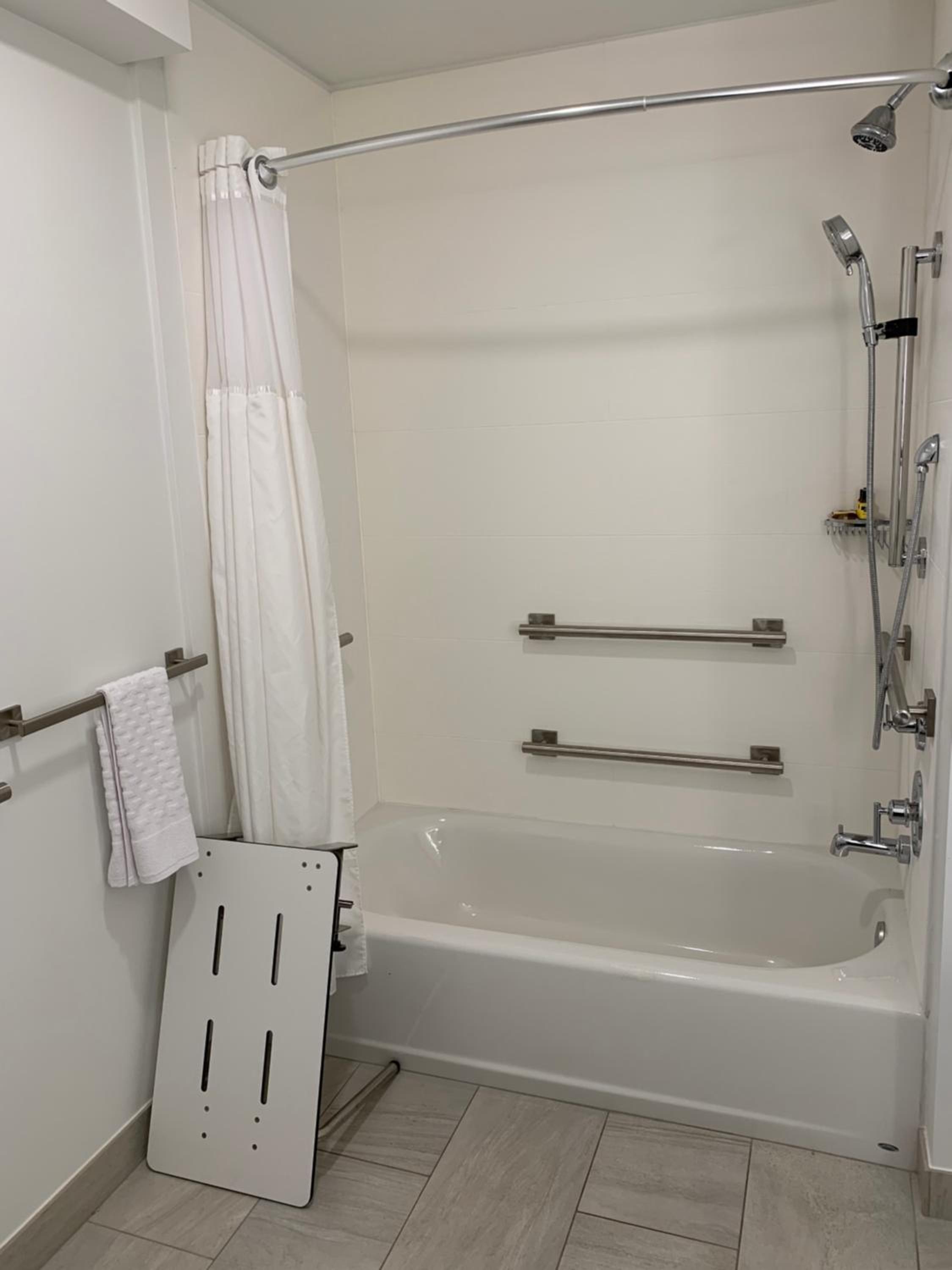 King Room with Mobility Accessible Tub - Photo 6