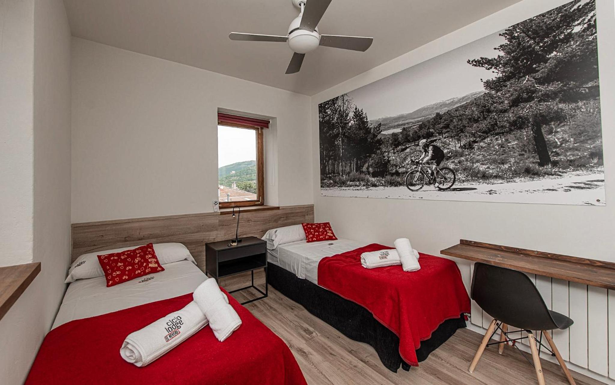 Suite with Mountain View - Photo 5