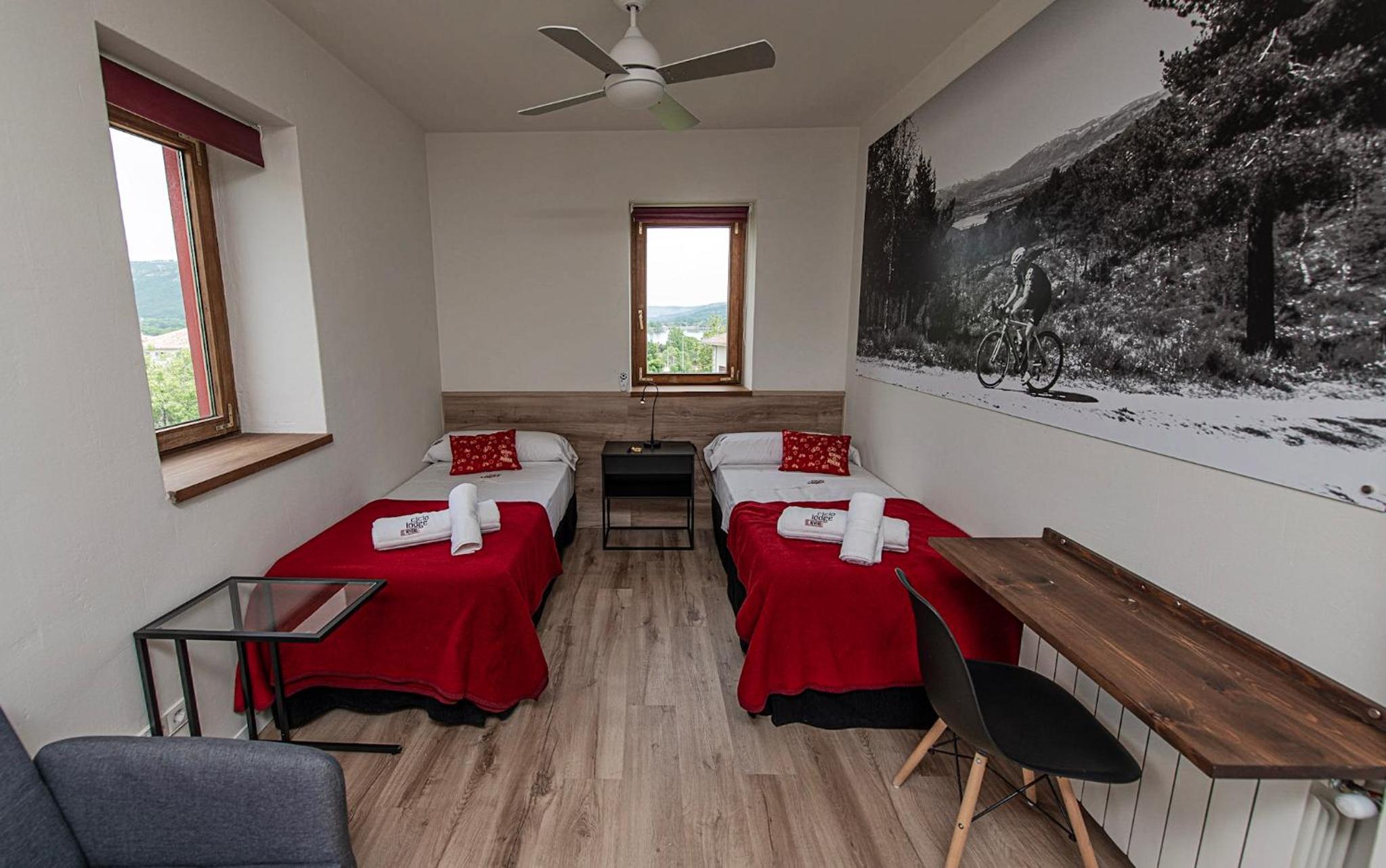Suite with Mountain View - Photo 4