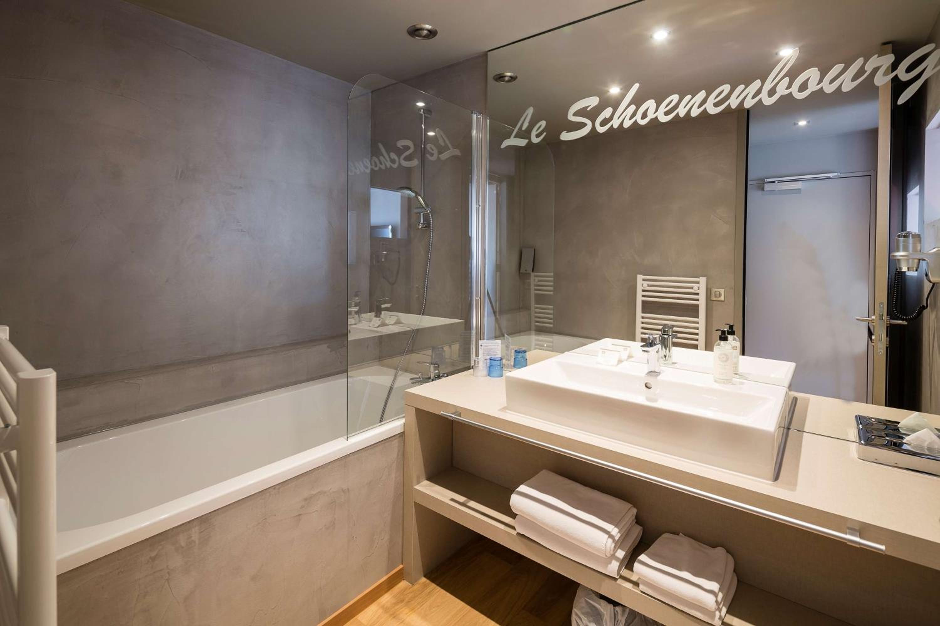 Comfort Queen Room with Spa Access