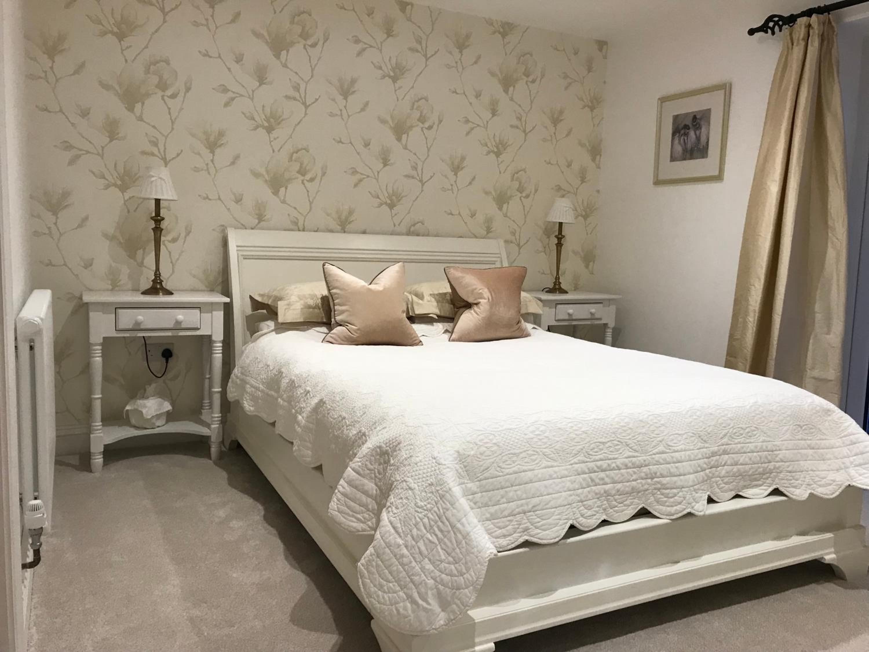 Superior King Room - Photo 4