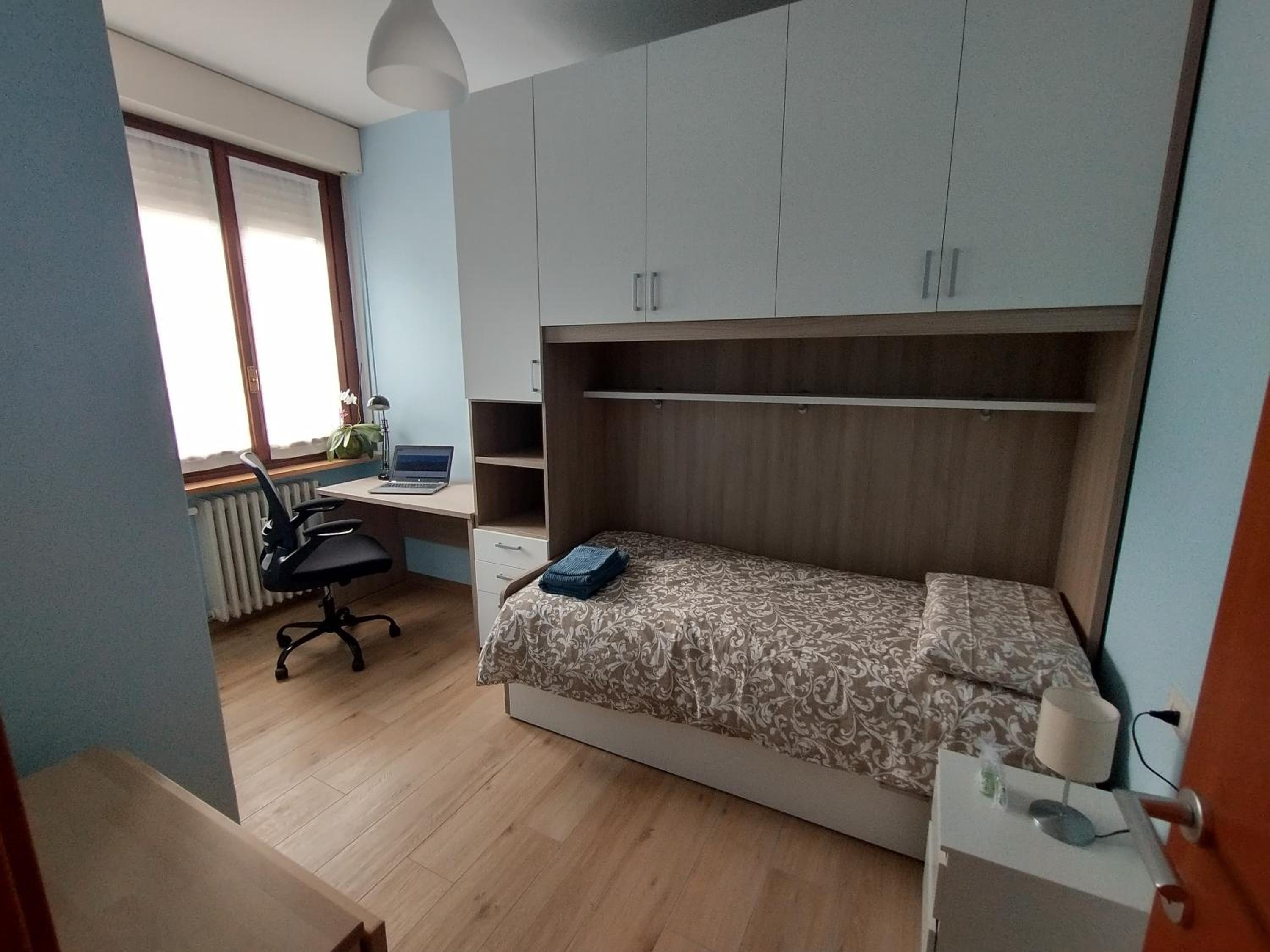 One-Bedroom Apartment photo 1
