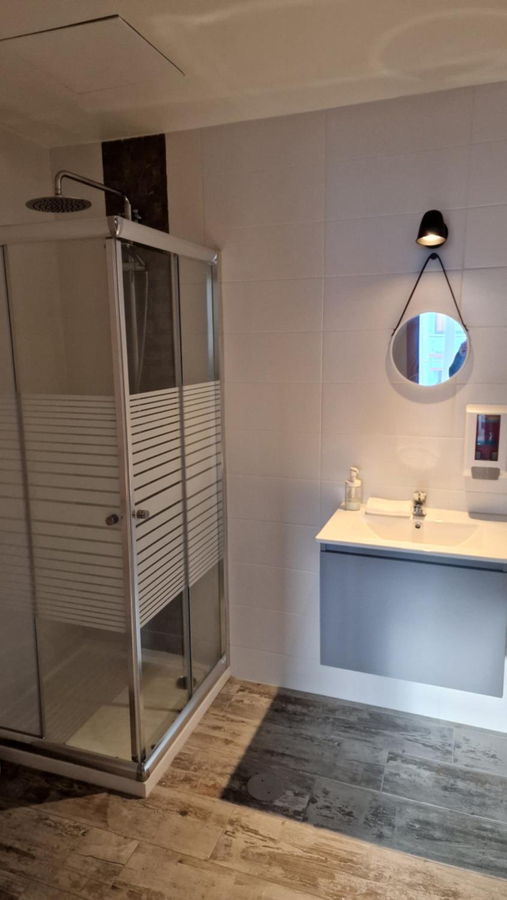 Double Room with Balcony - Photo 2