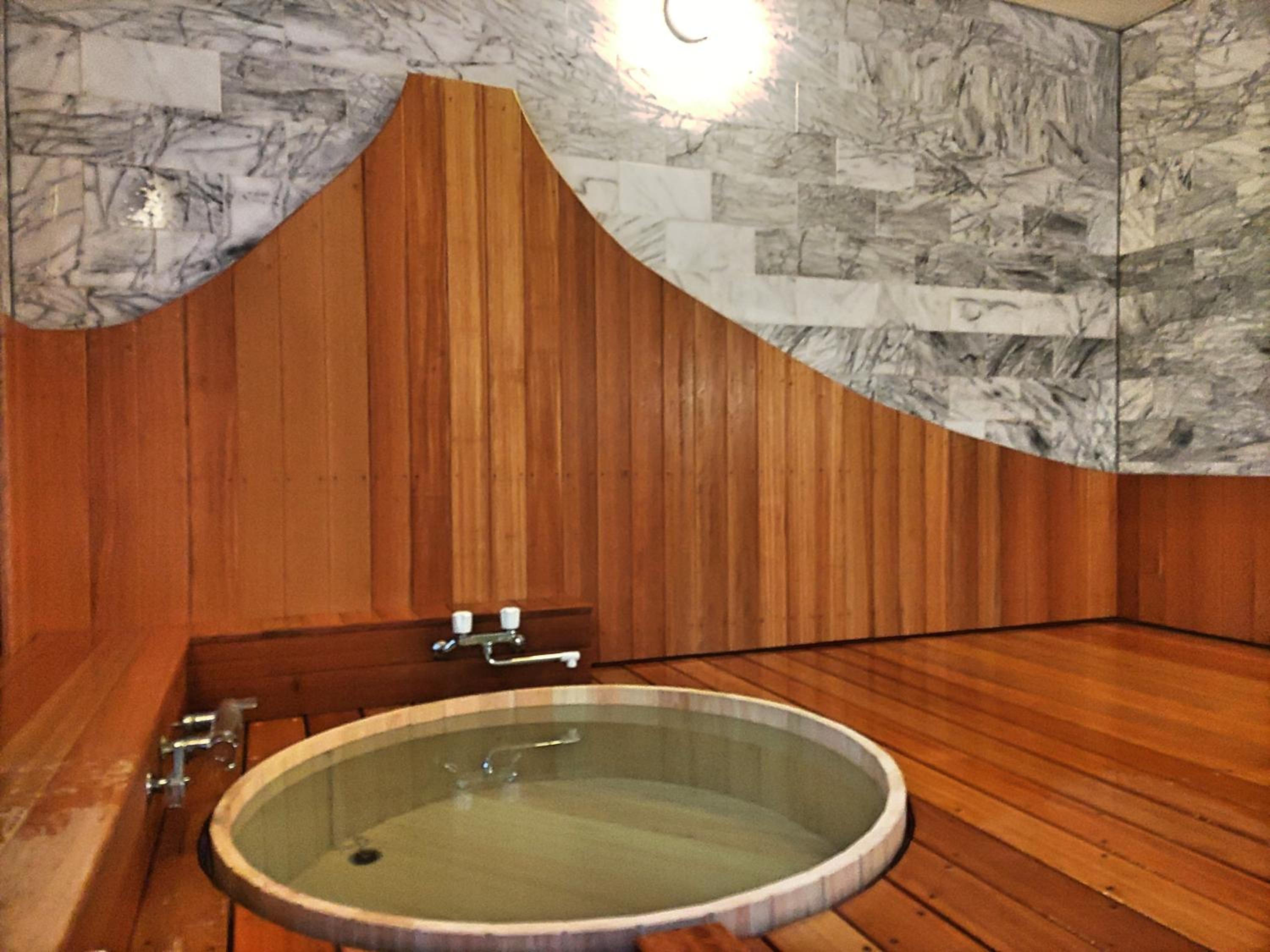 Japanese-Style Room with Shared Shower photo 3