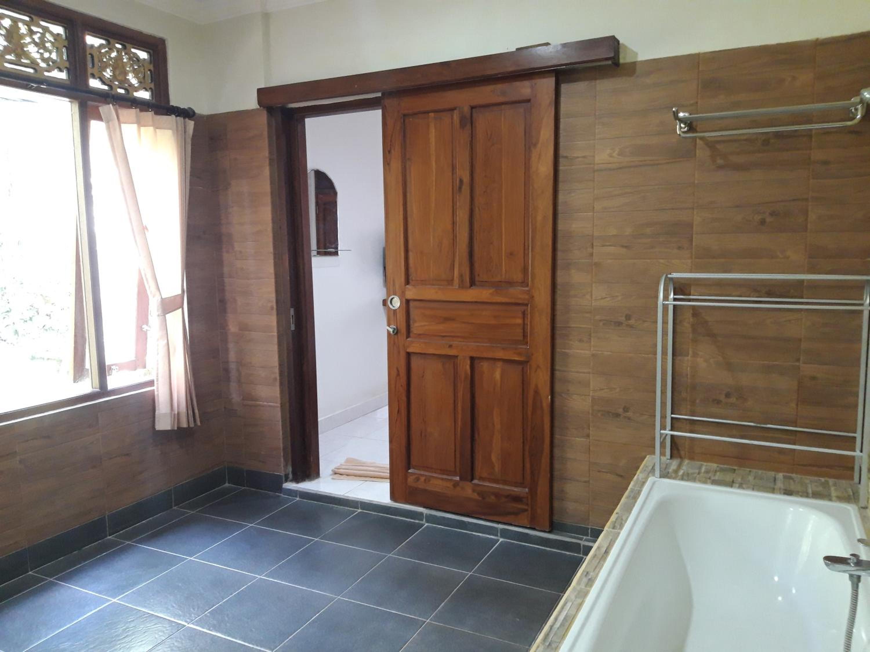 Deluxe Double or Twin Room - Photo 23