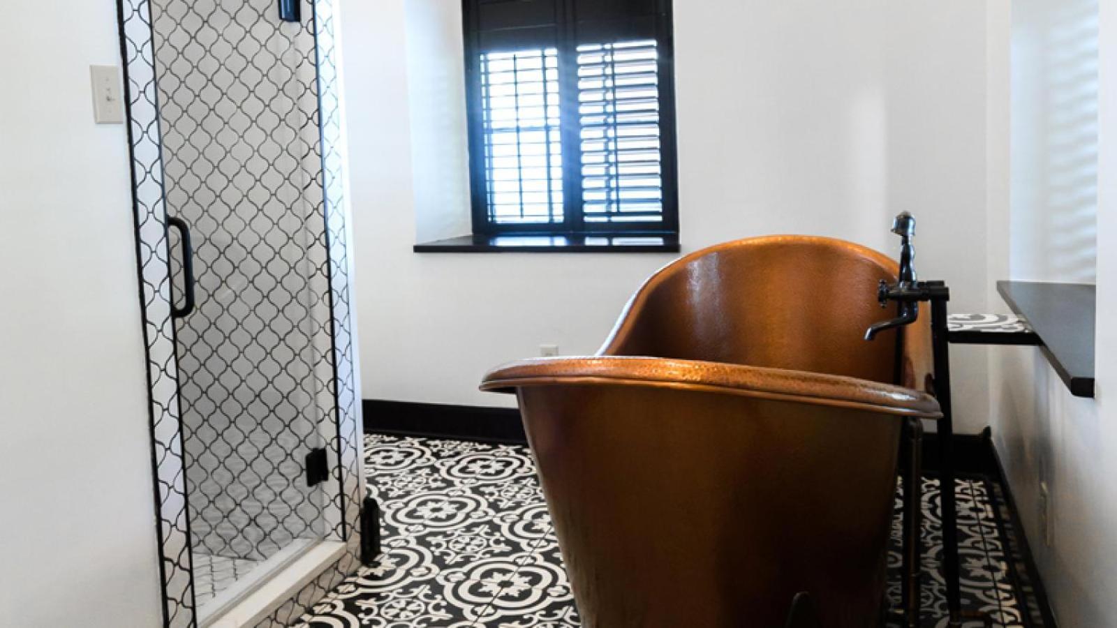 Deluxe King Room - Photo 2