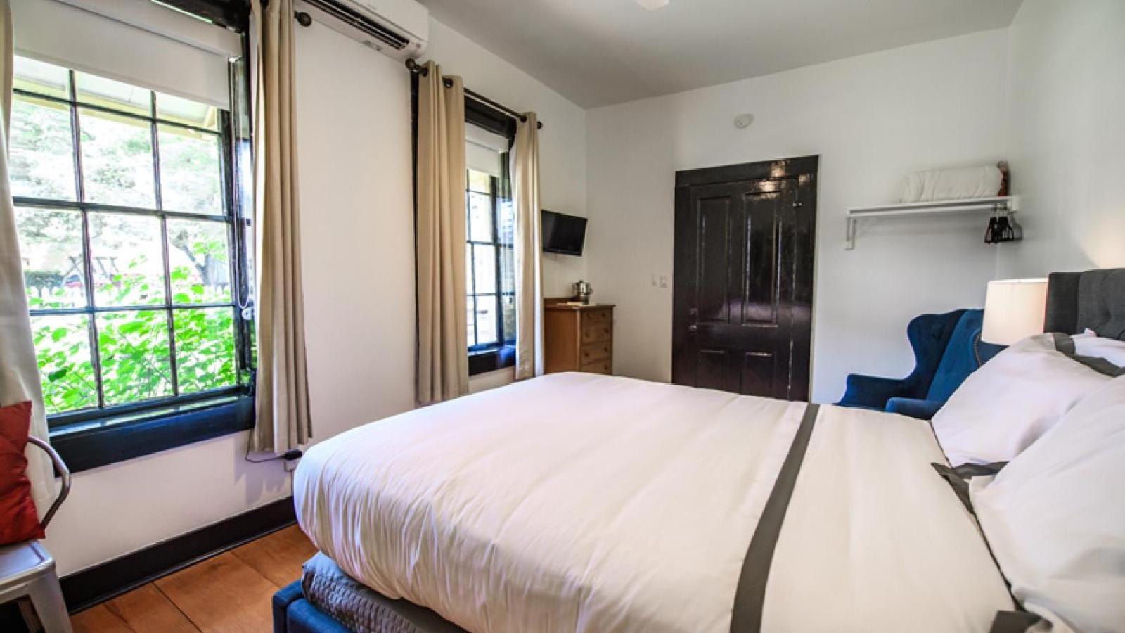 Deluxe Room - Photo 2