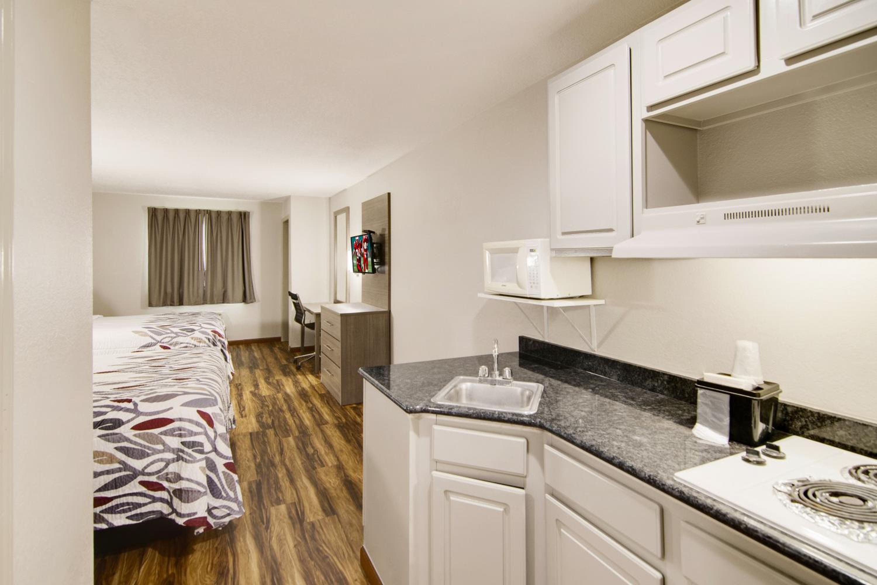 Deluxe Room with Two Queen Beds with Kitchenette Non-Smoking photo 2
