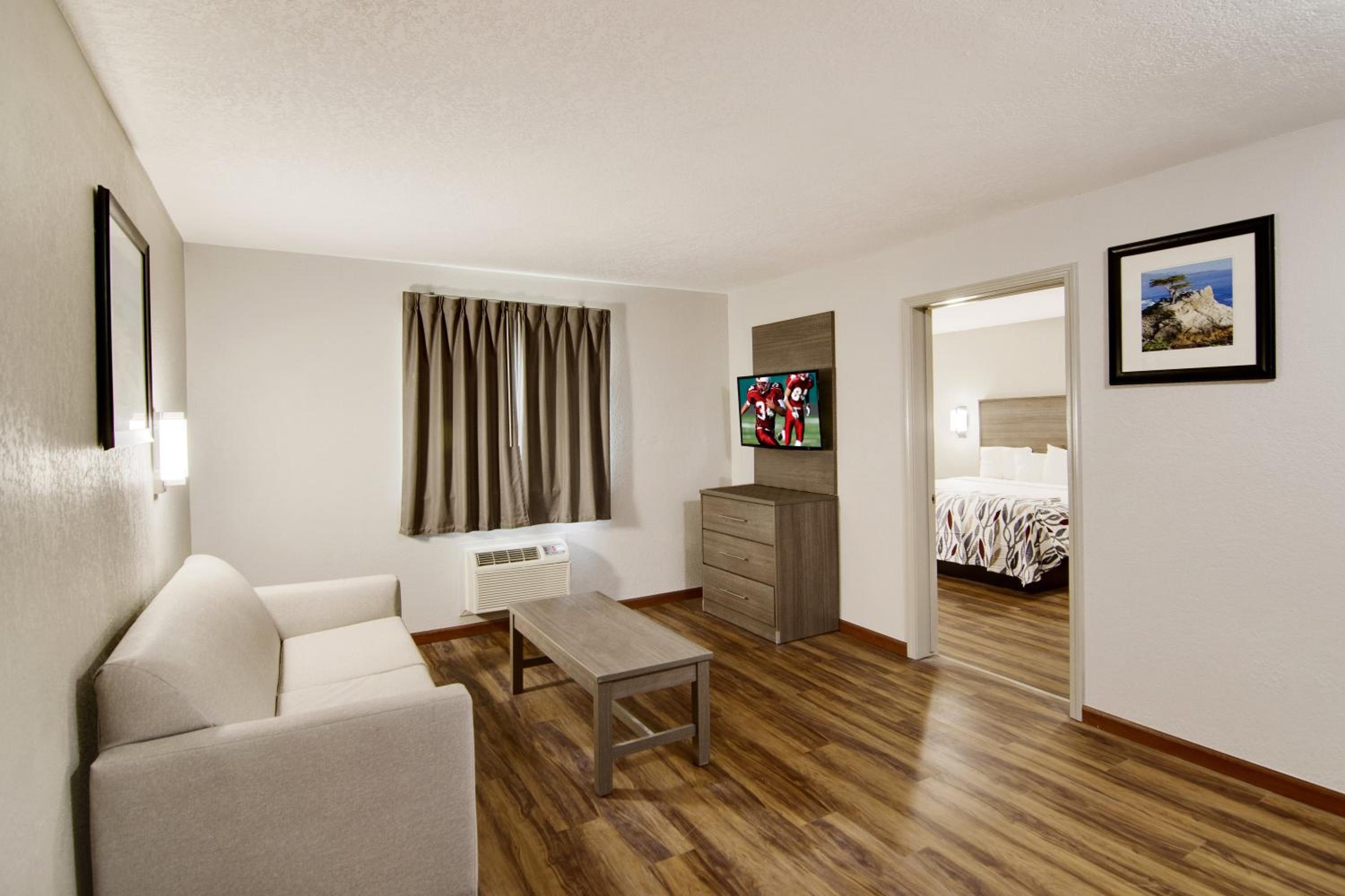 Suite King with Kitchenette Non-Smoking photo 3