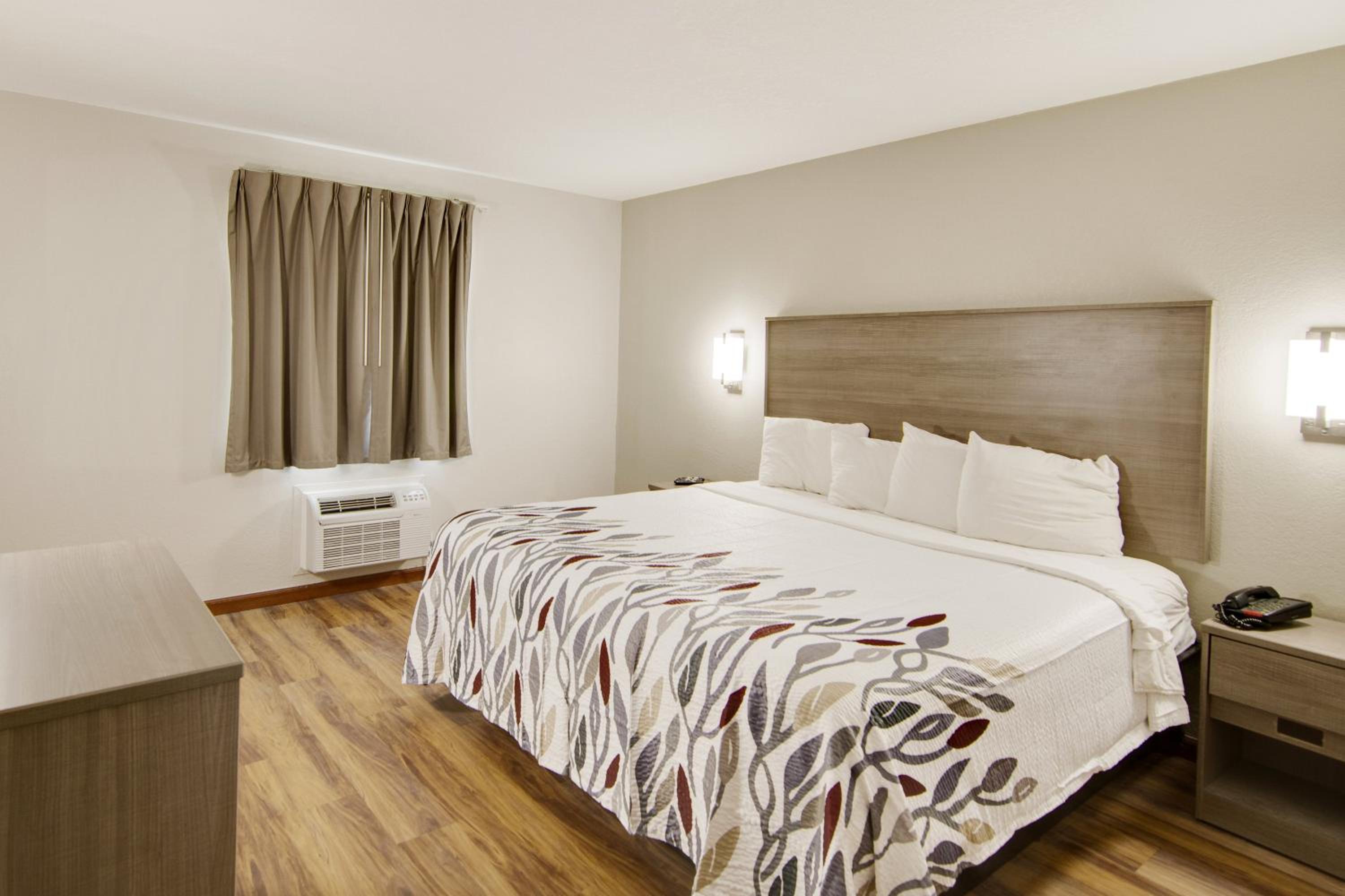 Suite King with Kitchenette Non-Smoking photo 1