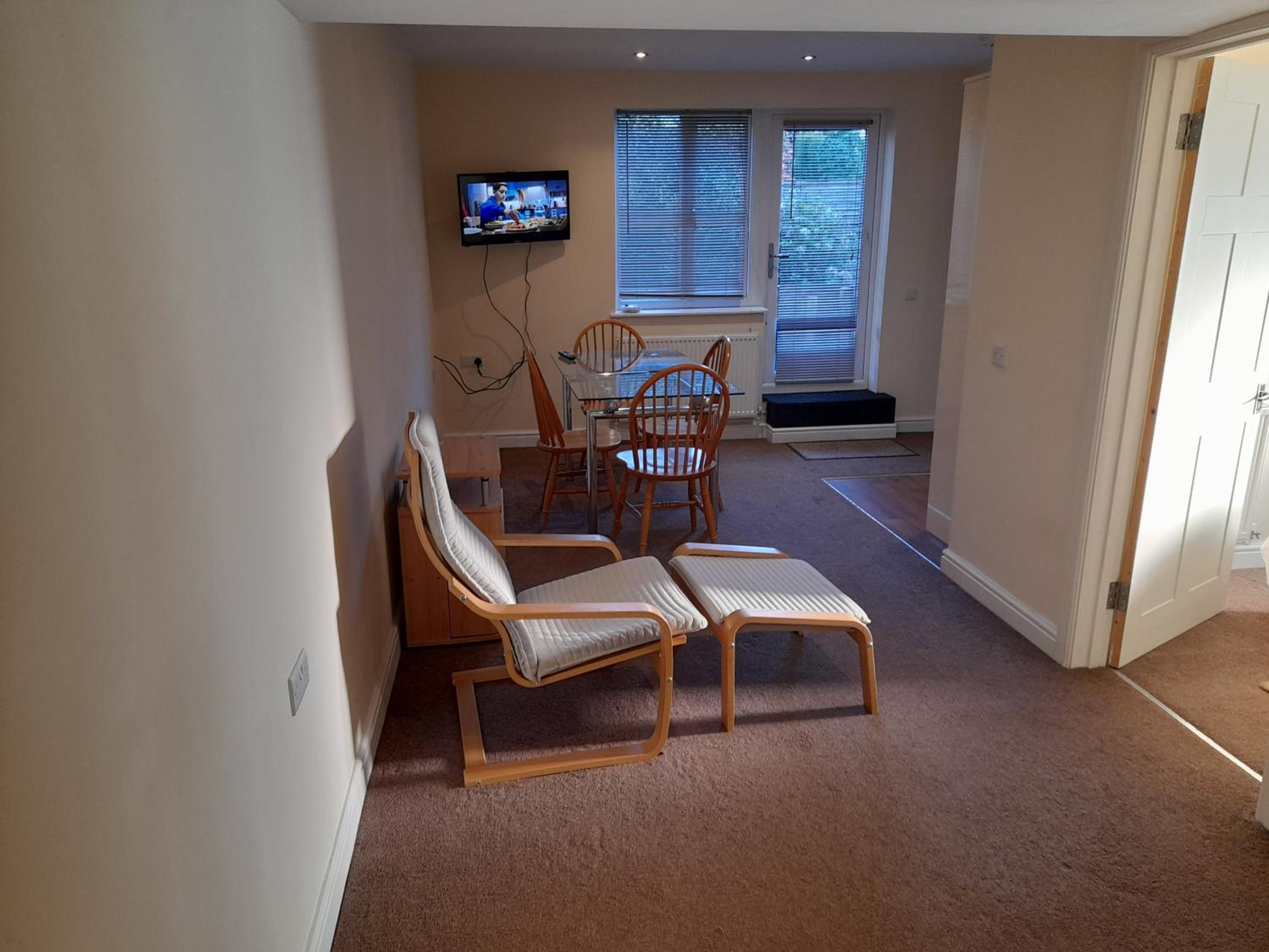 One-Bedroom Apartment - Photo 5